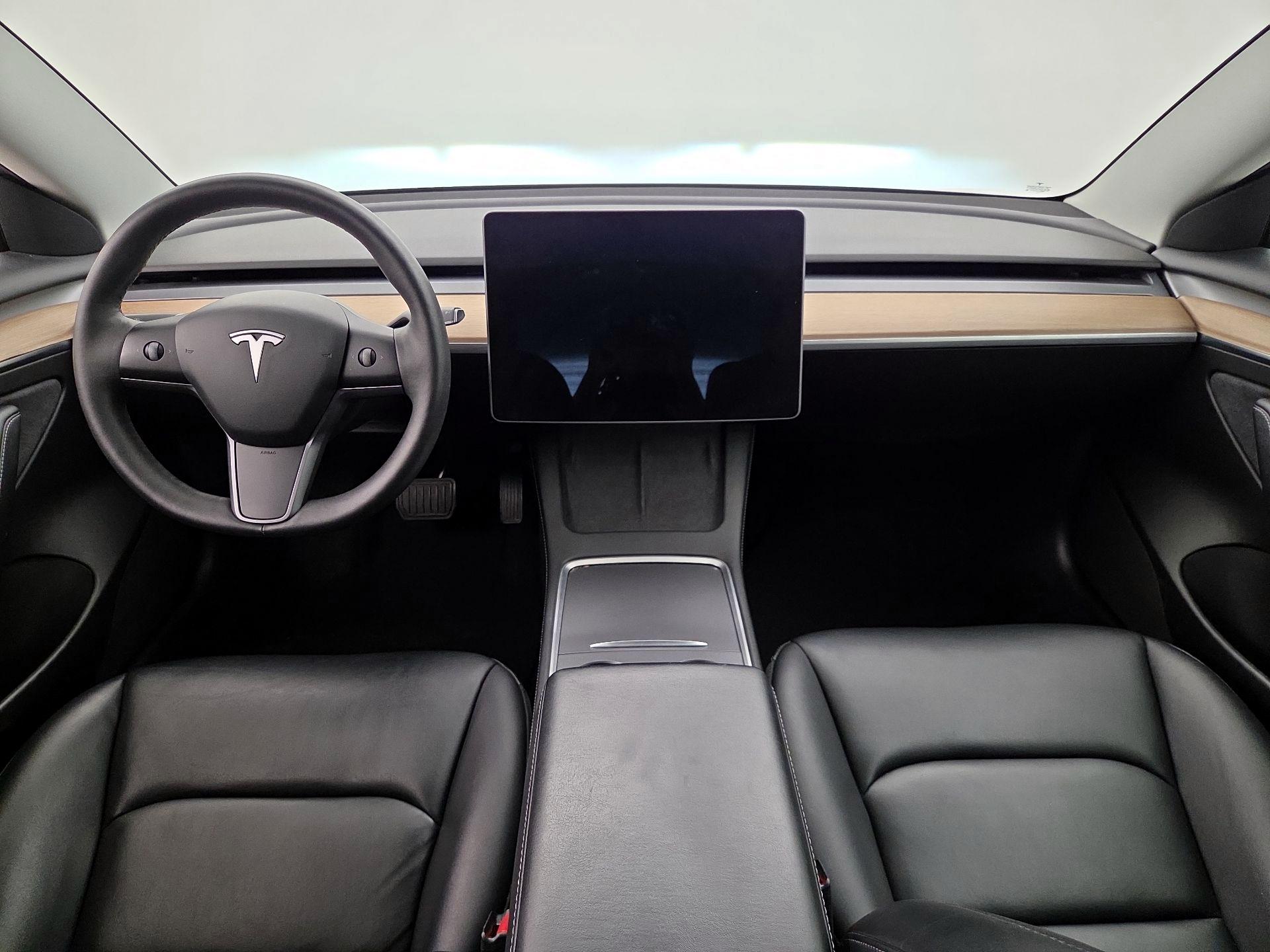 Thumbnail: 2021 Tesla Model 3 - 9