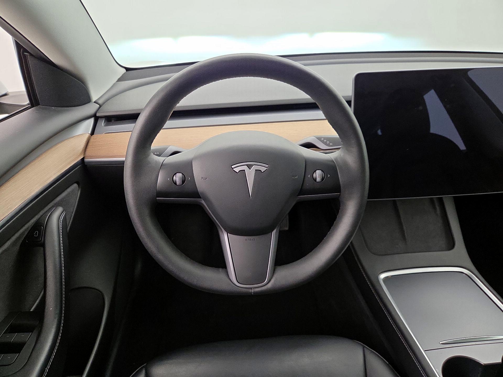 Thumbnail: 2021 Tesla Model 3 - 10