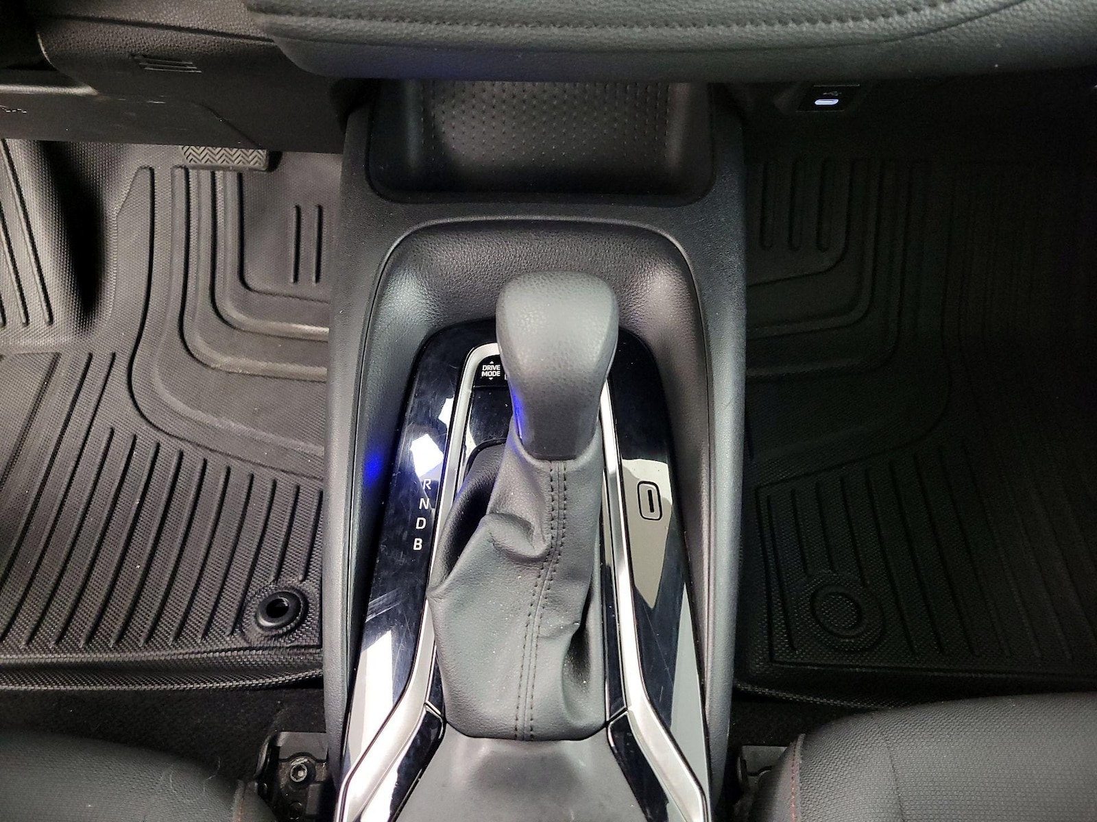 2024 Toyota Corolla Nightshade - Photo 18