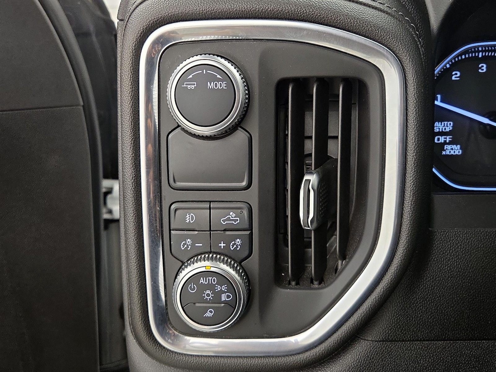 2021 GMC Sierra 1500 SLT - Photo 14