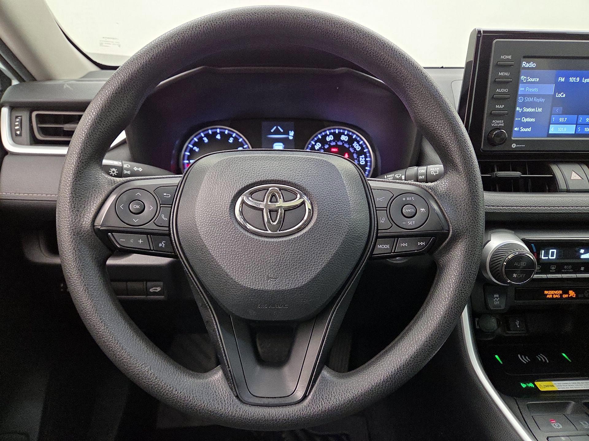 Thumbnail: 2022 Toyota RAV4 - 10