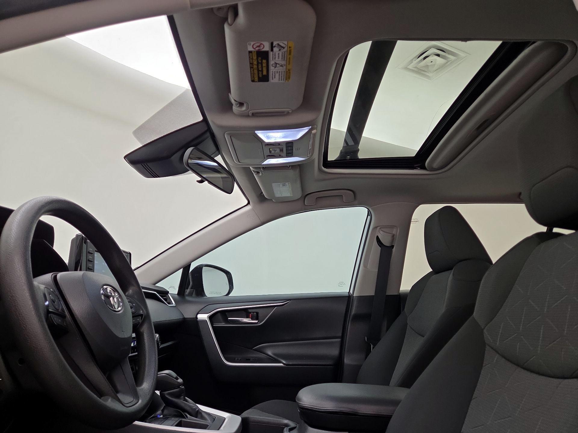Thumbnail: 2022 Toyota RAV4 - 19
