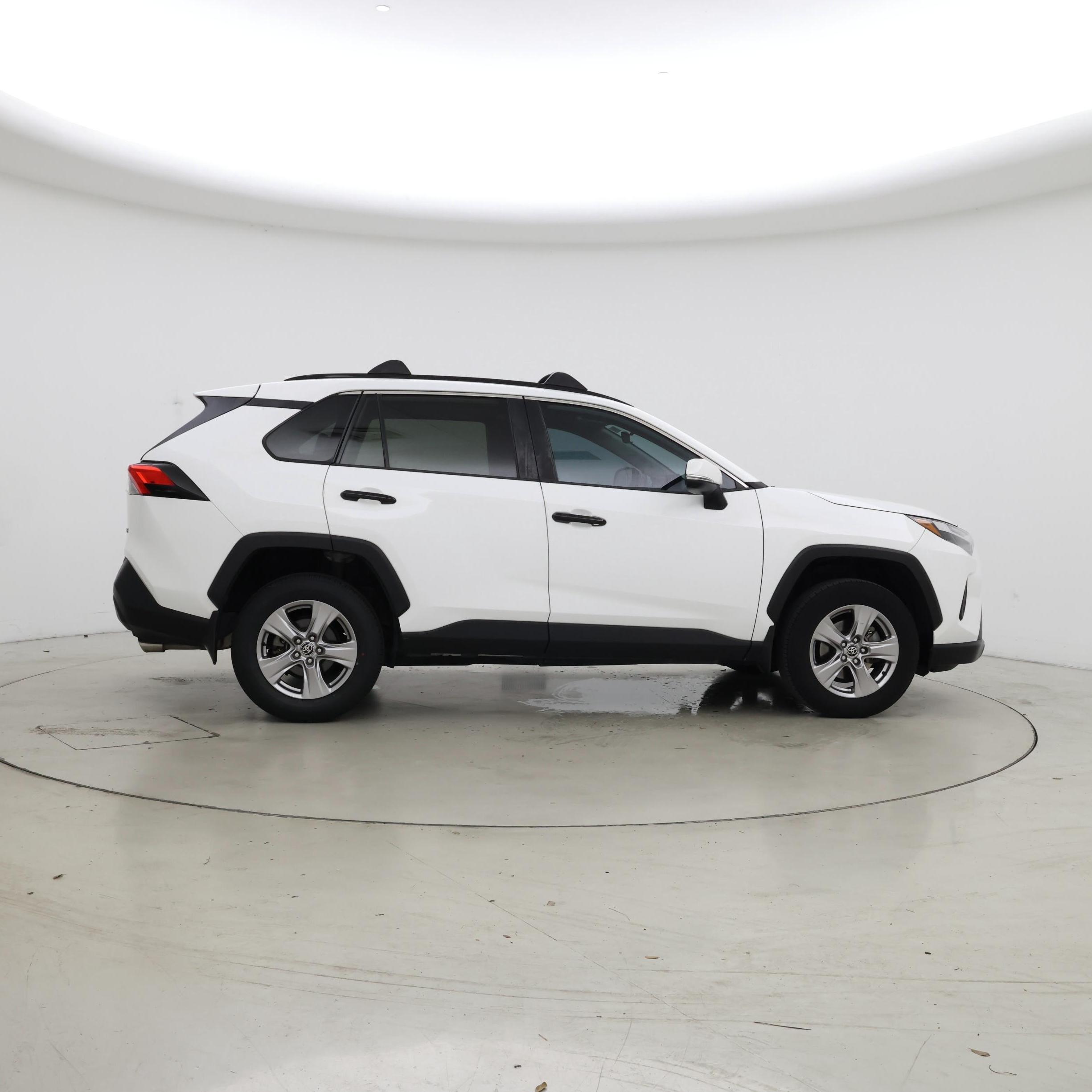 Thumbnail: 2022 Toyota RAV4 - 7