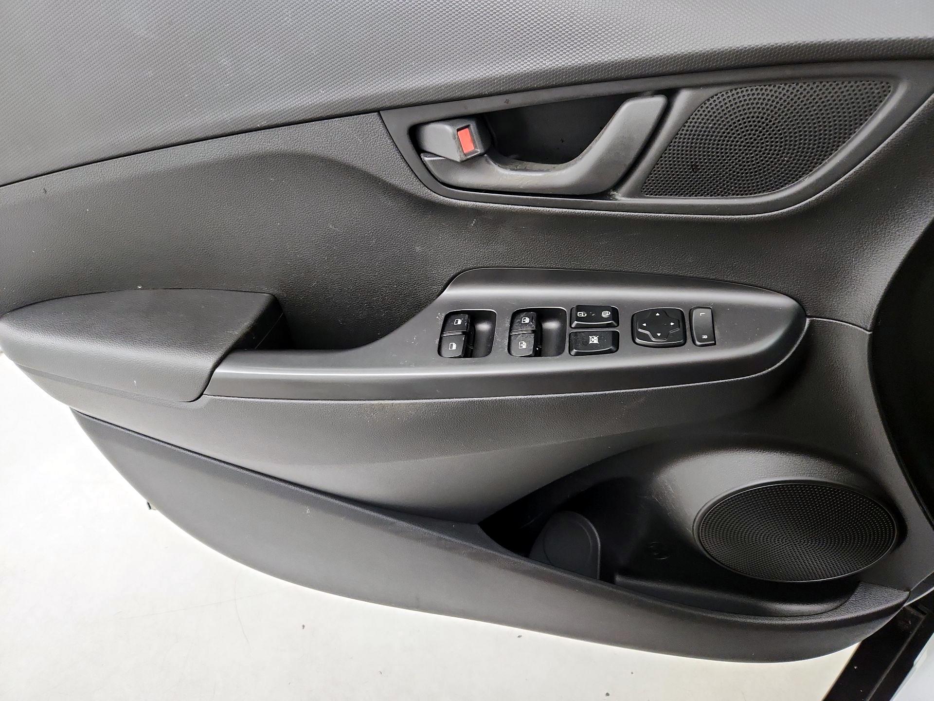 Thumbnail: 2018 Hyundai Kona - 12