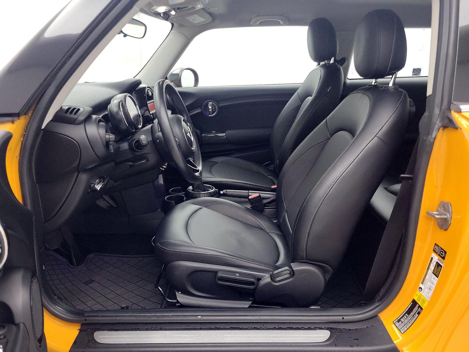 Thumbnail: 2015 MINI Cooper Hardtop - 11