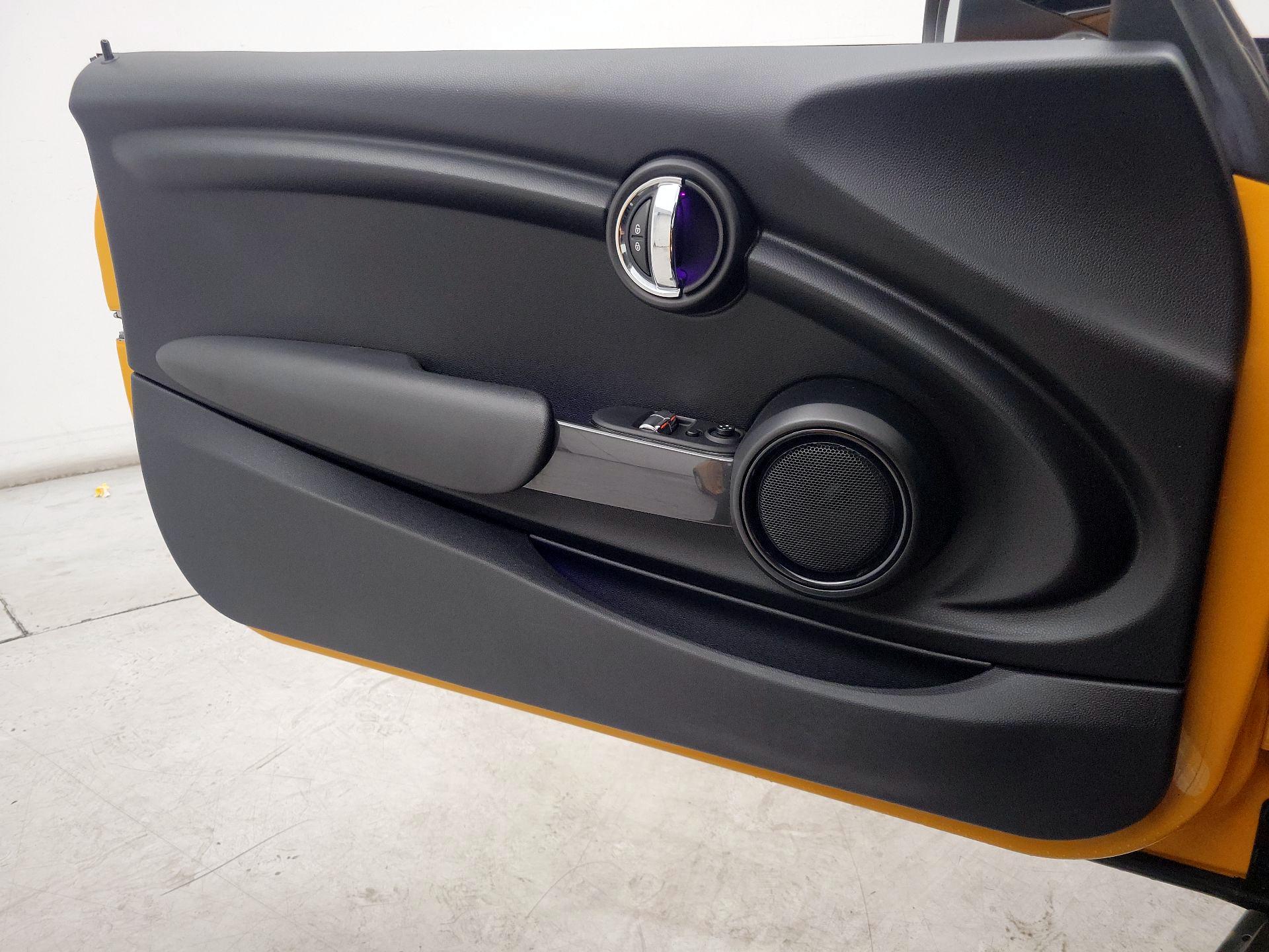 Thumbnail: 2015 MINI Cooper Hardtop - 12
