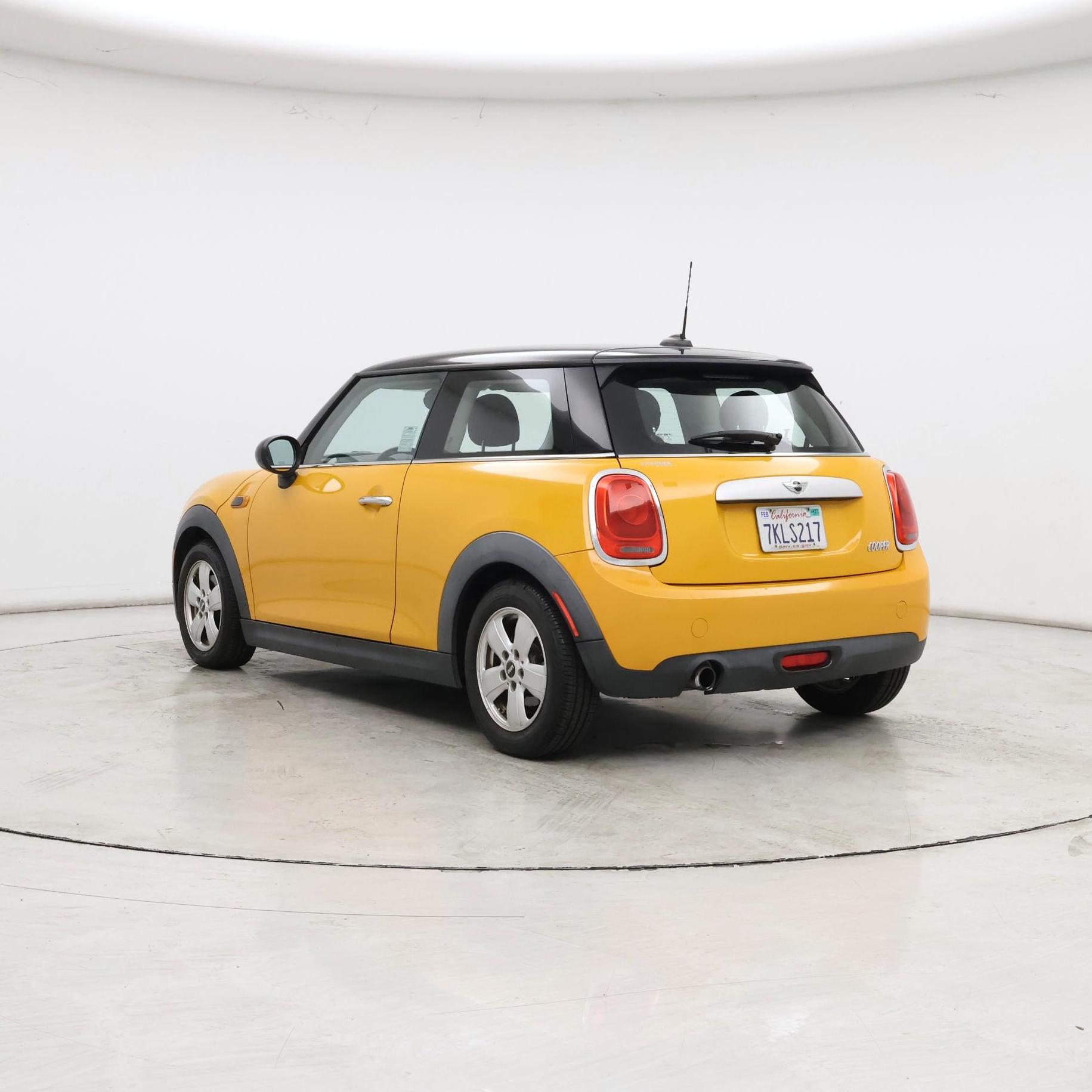 Thumbnail: 2015 MINI Cooper Hardtop - 2