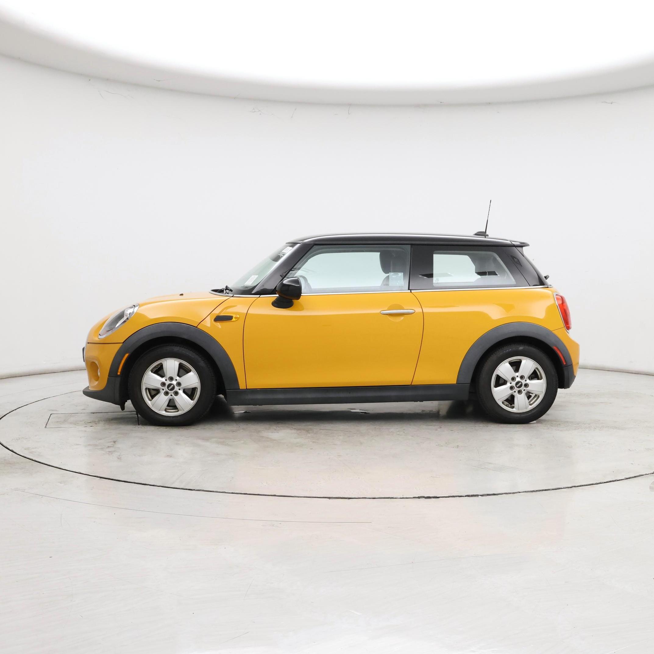 Thumbnail: 2015 MINI Cooper Hardtop - 3