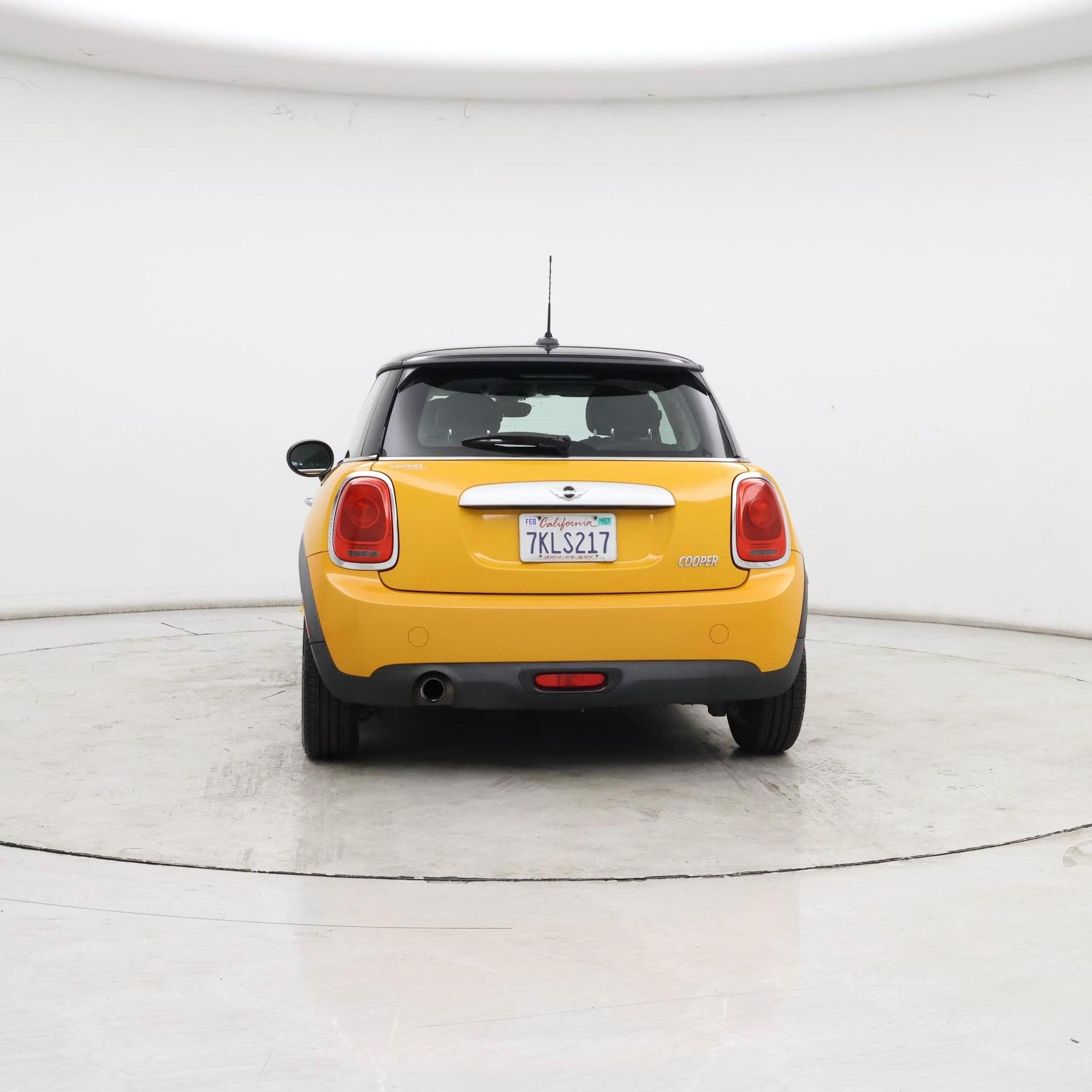 Thumbnail: 2015 MINI Cooper Hardtop - 6