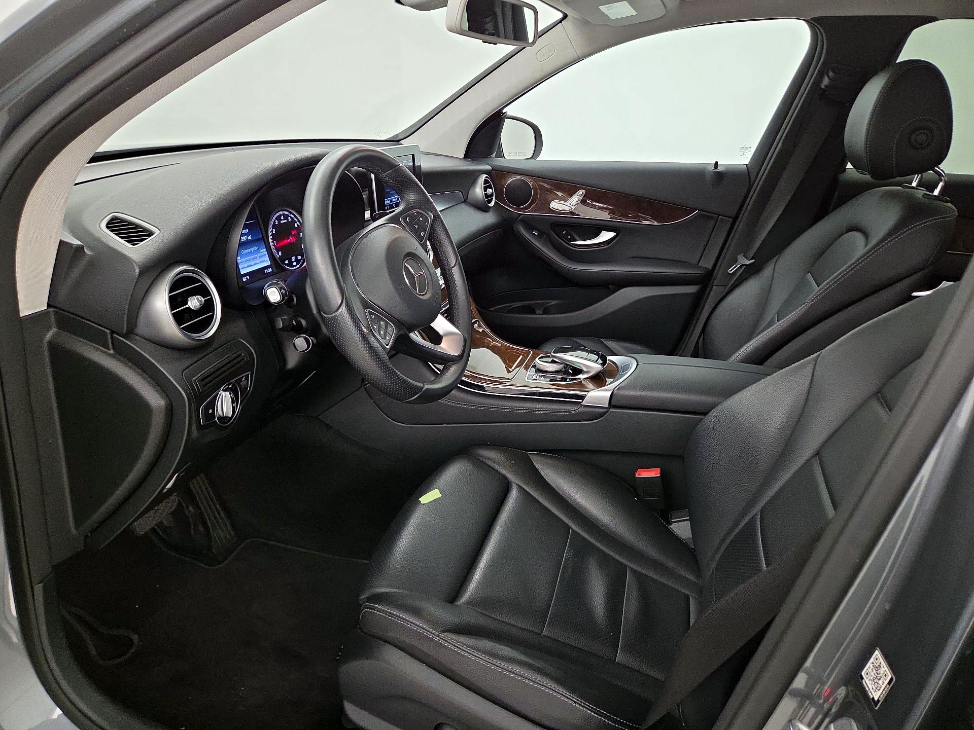 Thumbnail: 2016 Mercedes-Benz GLC - 11