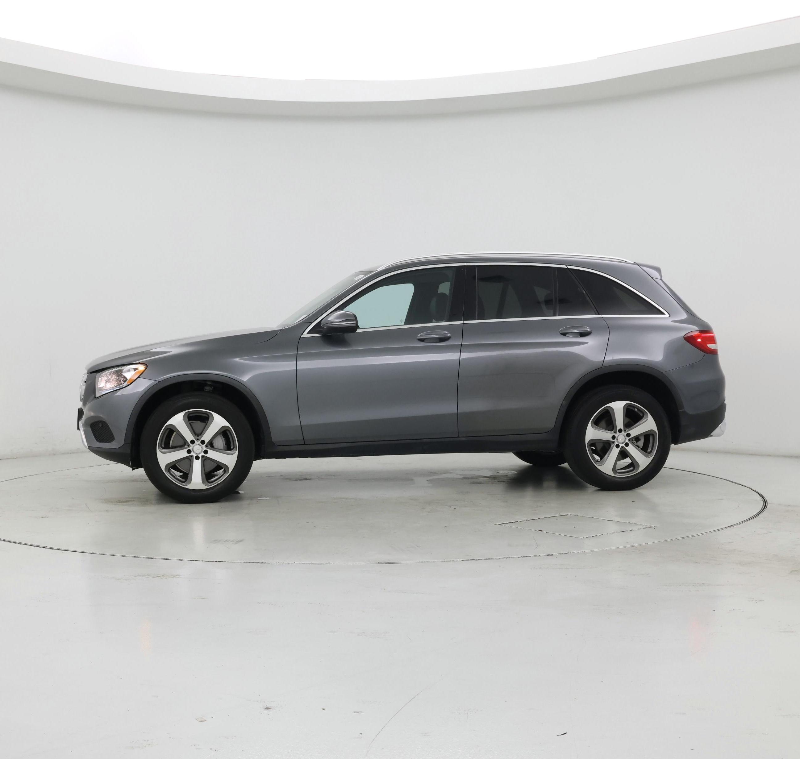 Thumbnail: 2016 Mercedes-Benz GLC - 3