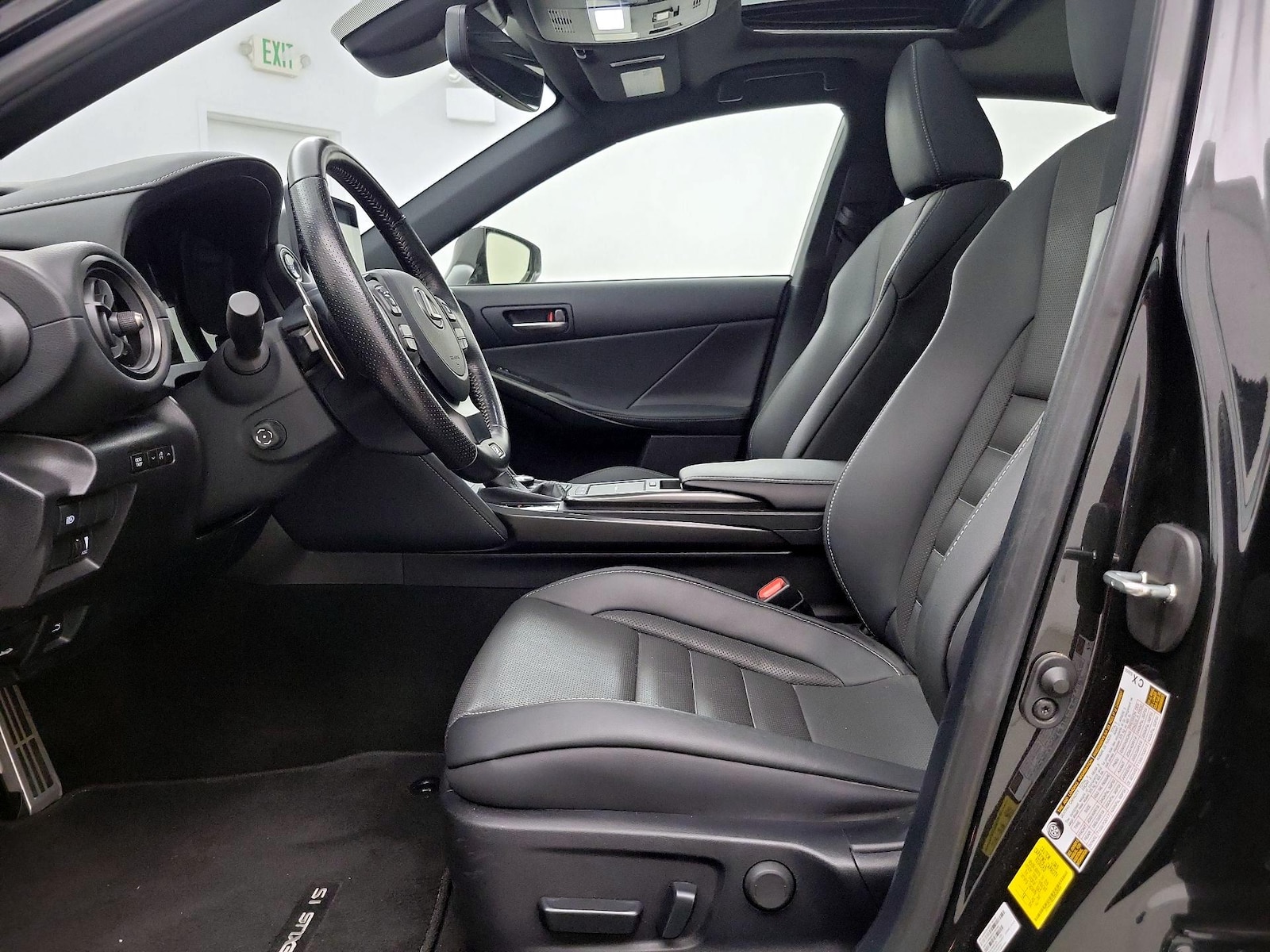 2025 Lexus IS 350 F SPORT - Photo 12
