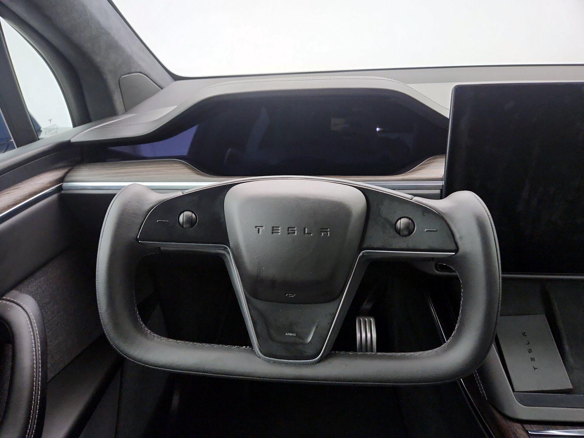 Thumbnail: 2023 Tesla Model X - 10