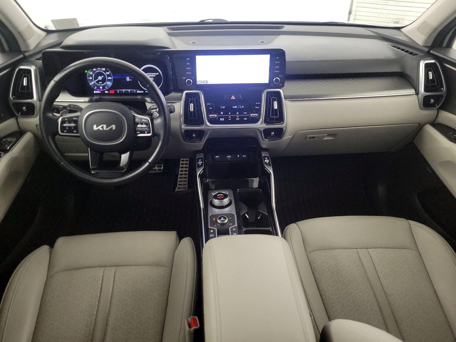Thumbnail: 2023 Kia Sorento - 9