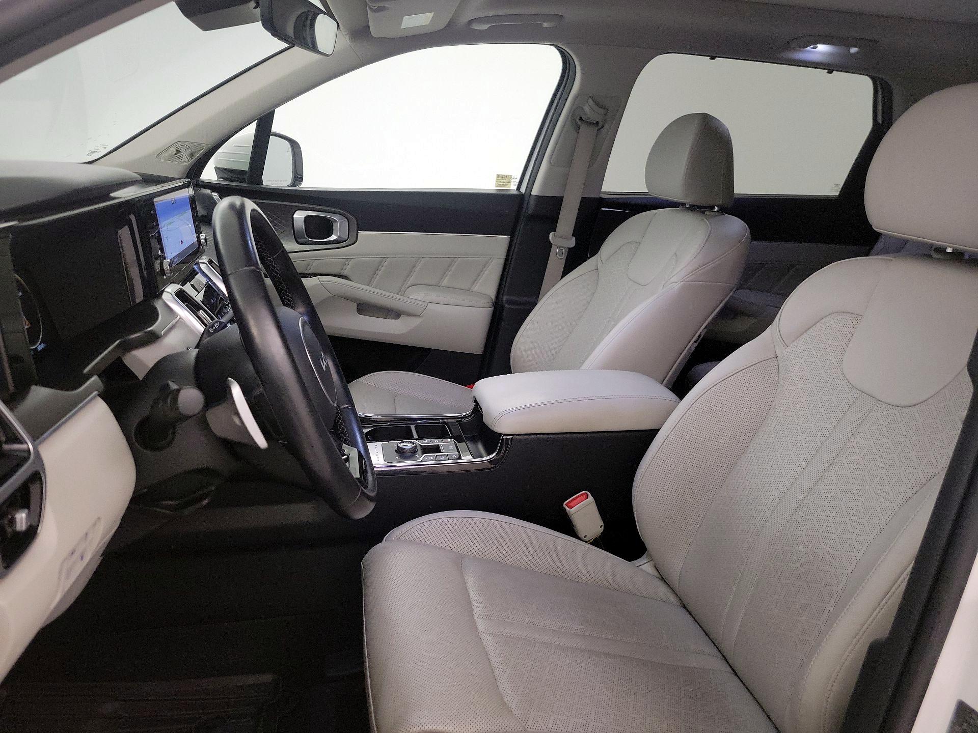 Thumbnail: 2023 Kia Sorento - 11