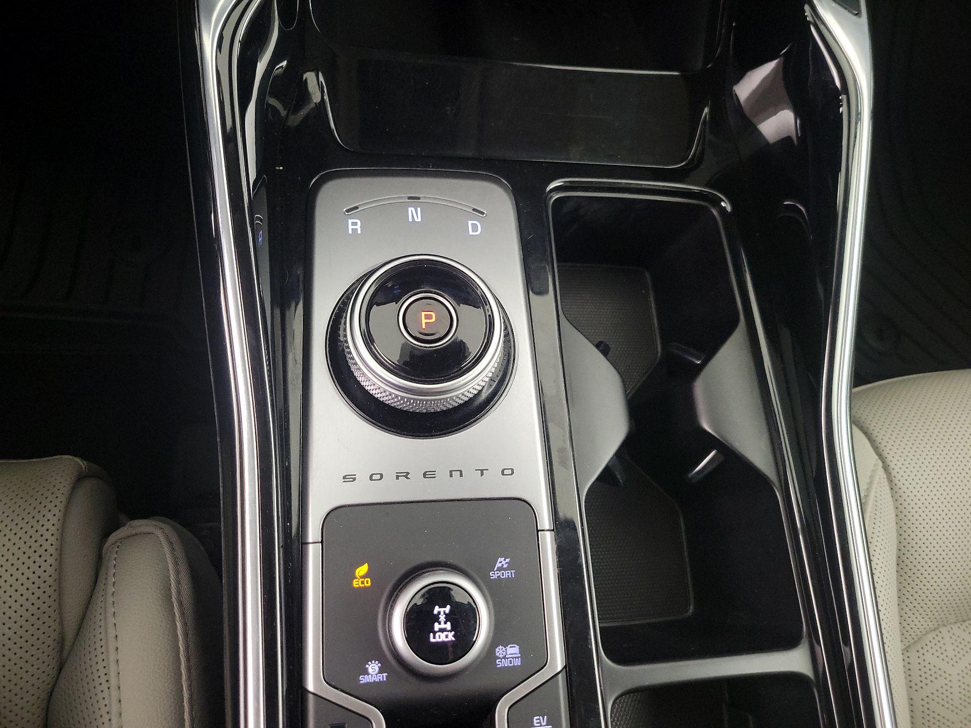 Thumbnail: 2023 Kia Sorento - 18