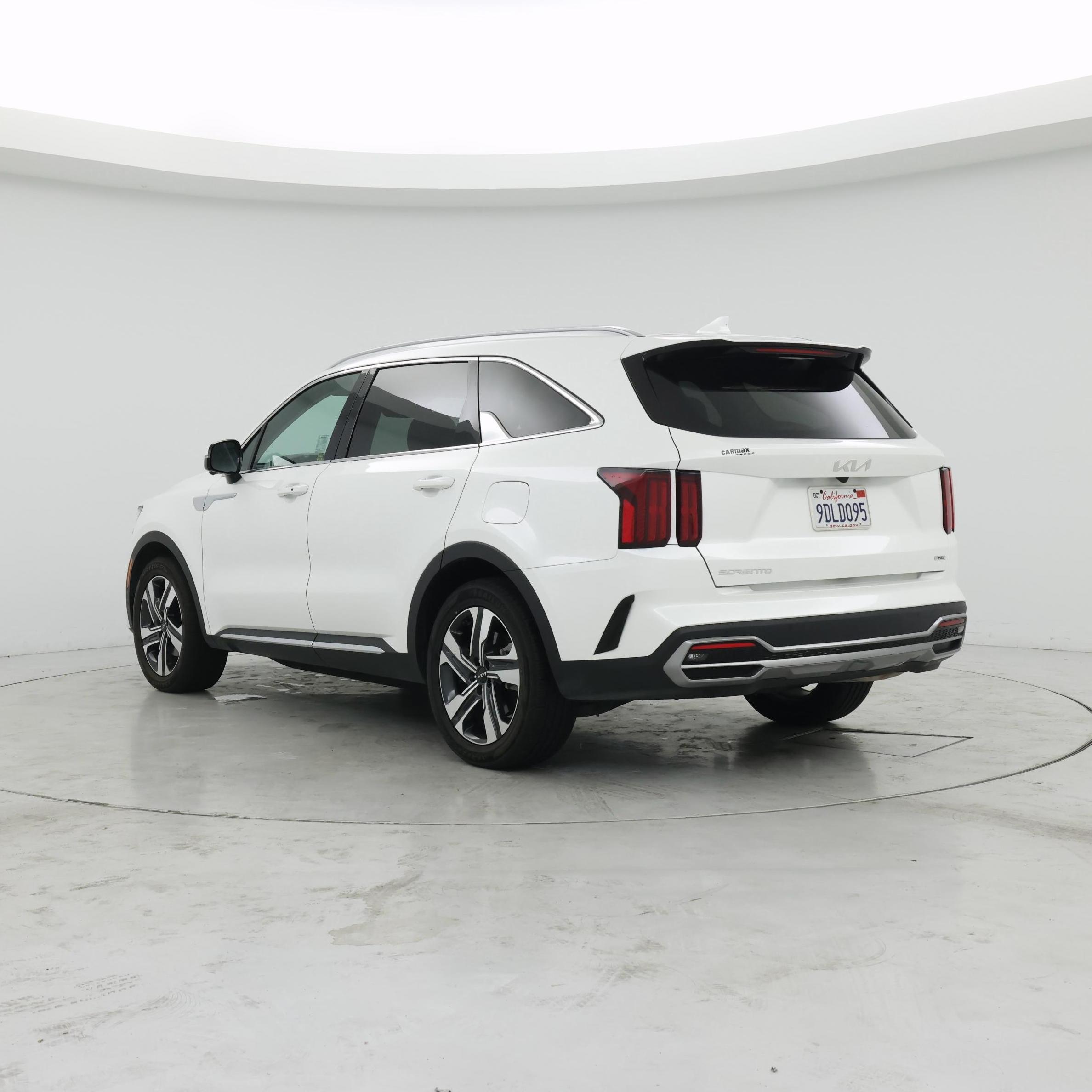 Thumbnail: 2023 Kia Sorento - 2