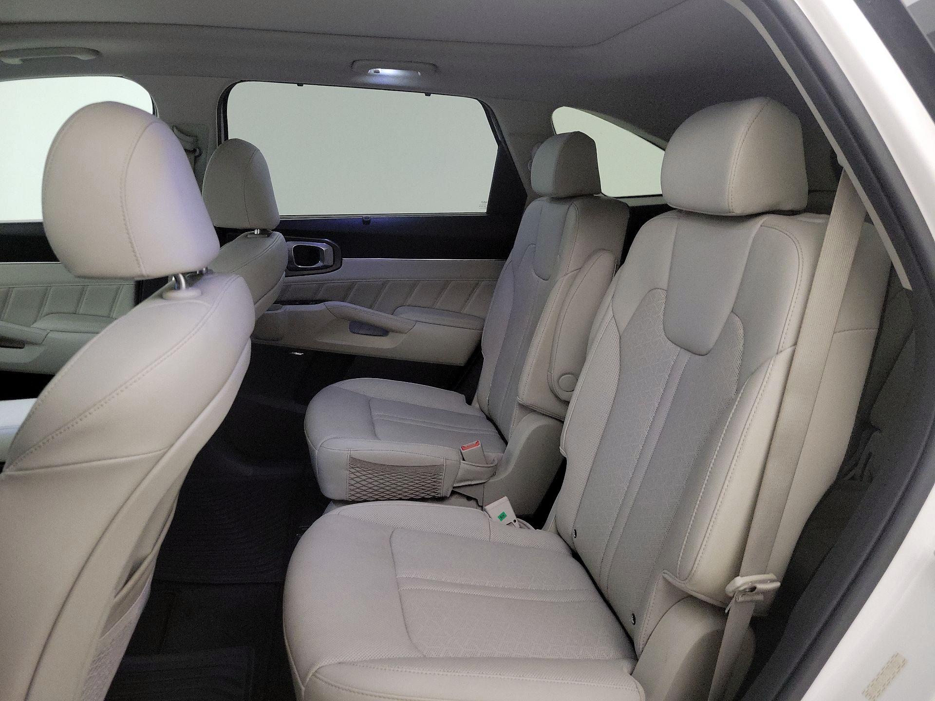 Thumbnail: 2023 Kia Sorento - 20