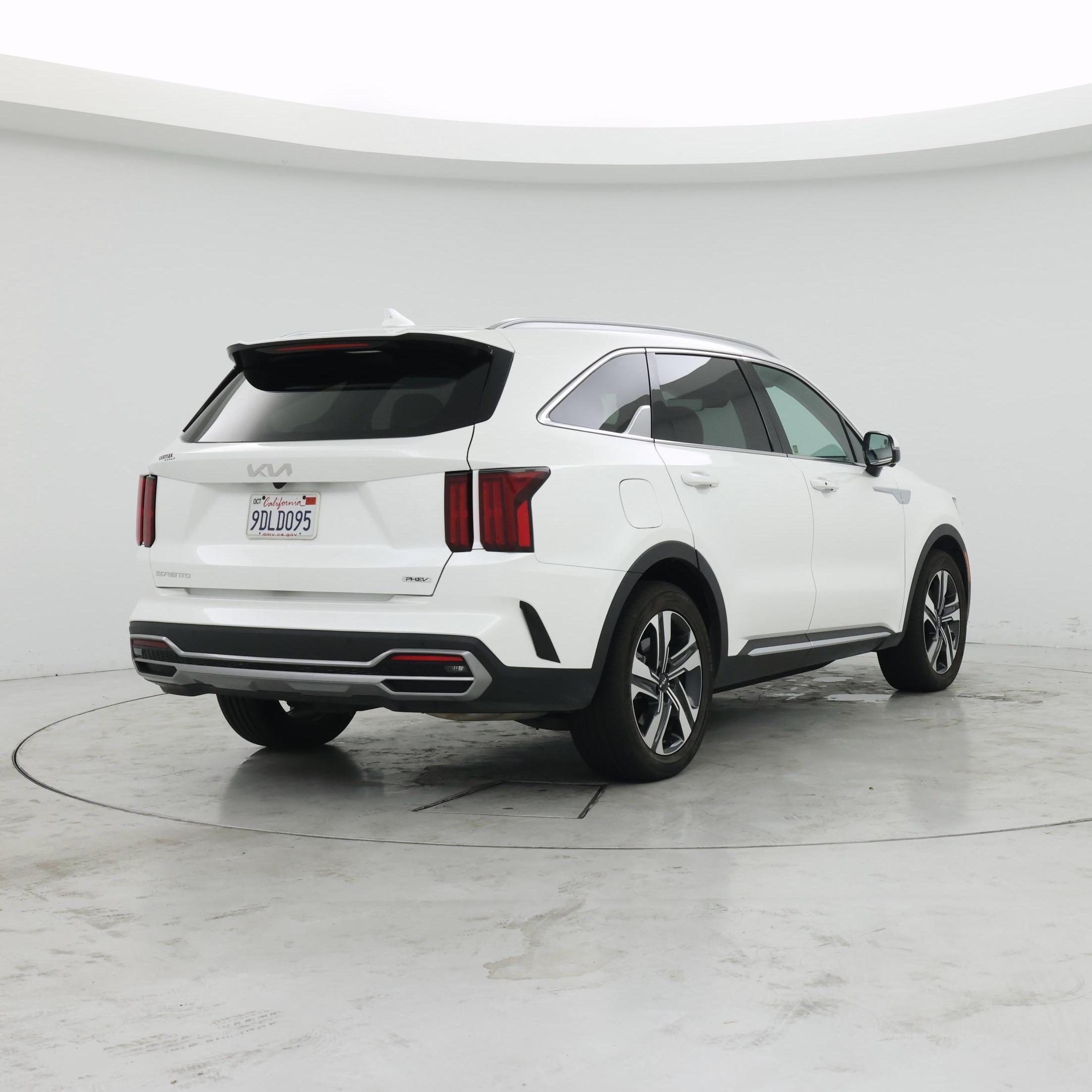 Thumbnail: 2023 Kia Sorento - 8