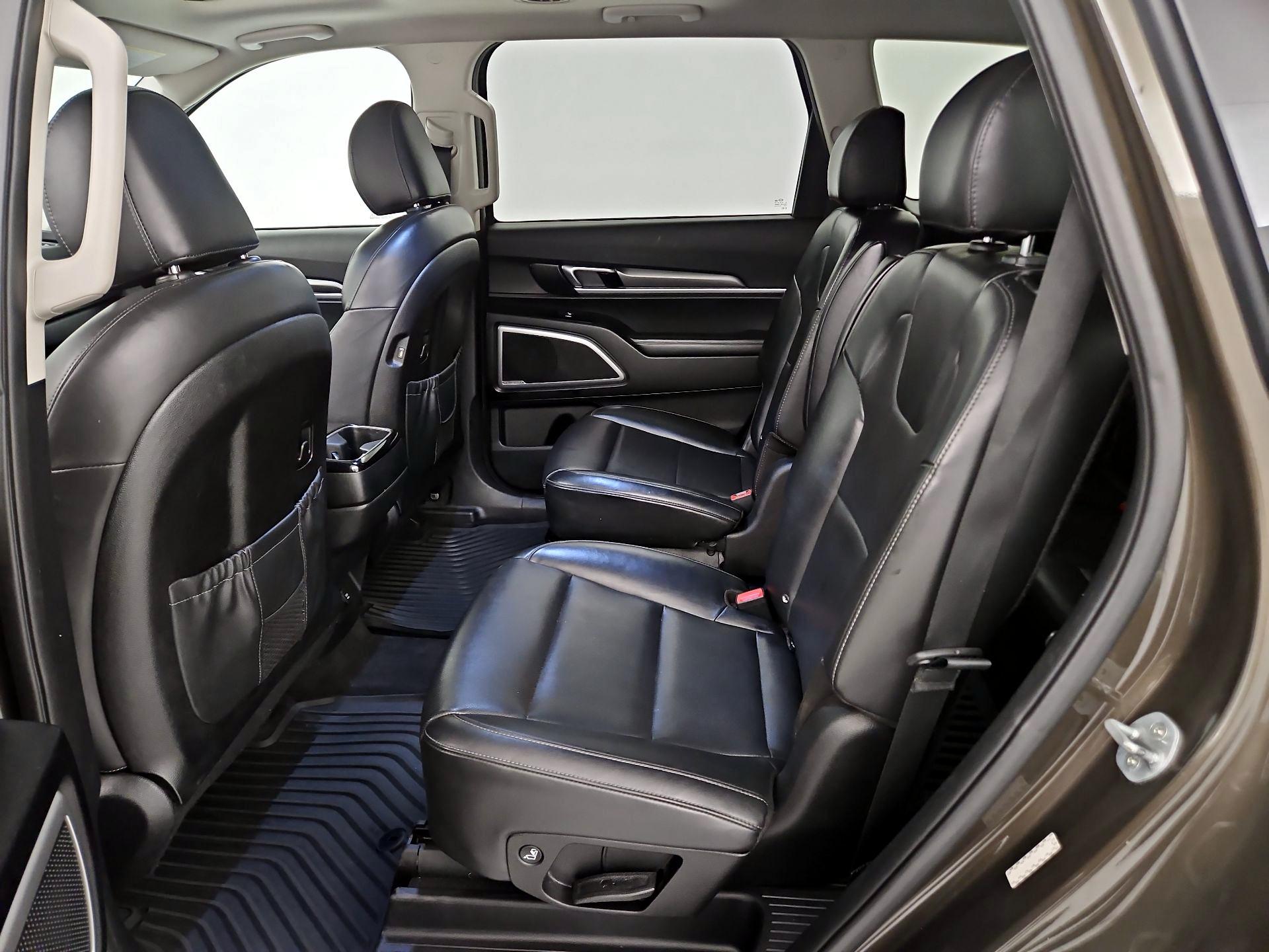 Thumbnail: 2021 Kia Telluride - 18