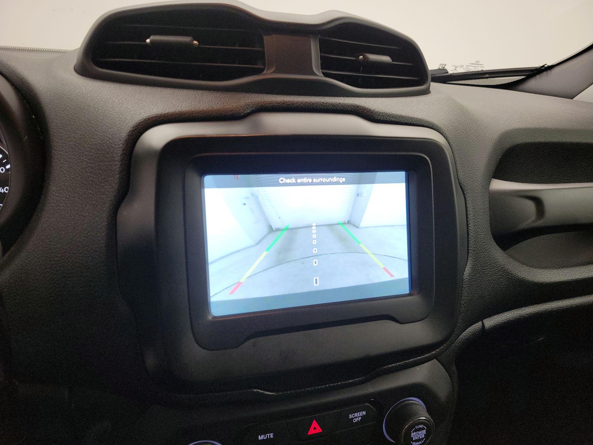 Thumbnail: 2020 Jeep Renegade - 15