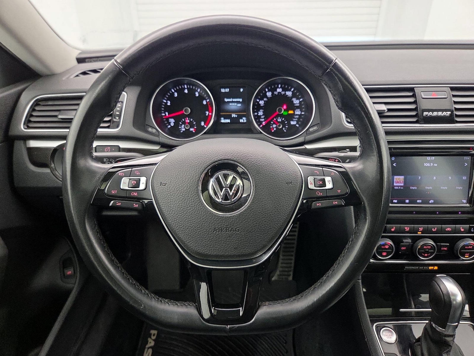 2019 Volkswagen Passat SE R-Line - Photo 11