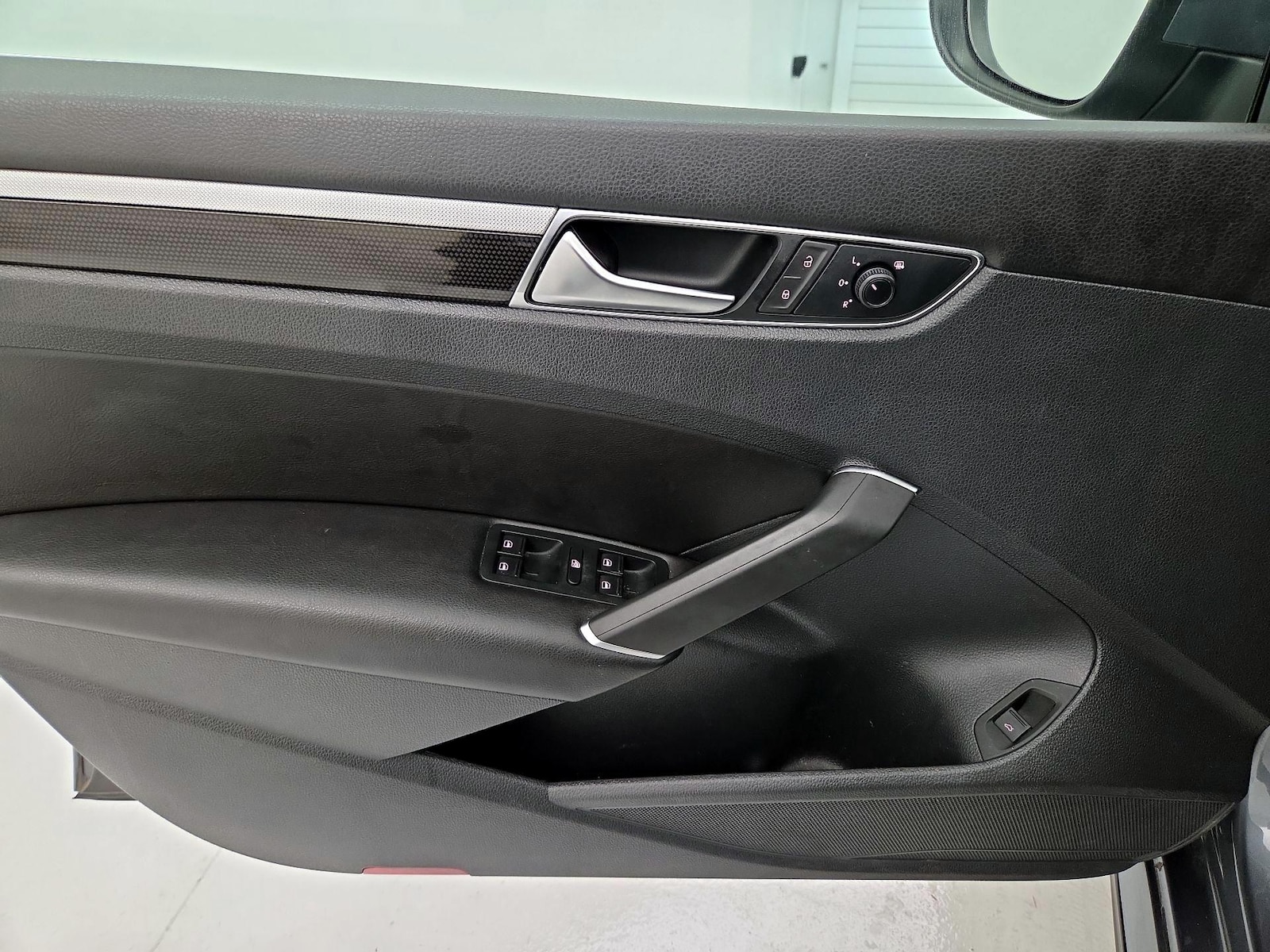2019 Volkswagen Passat SE R-Line - Photo 13