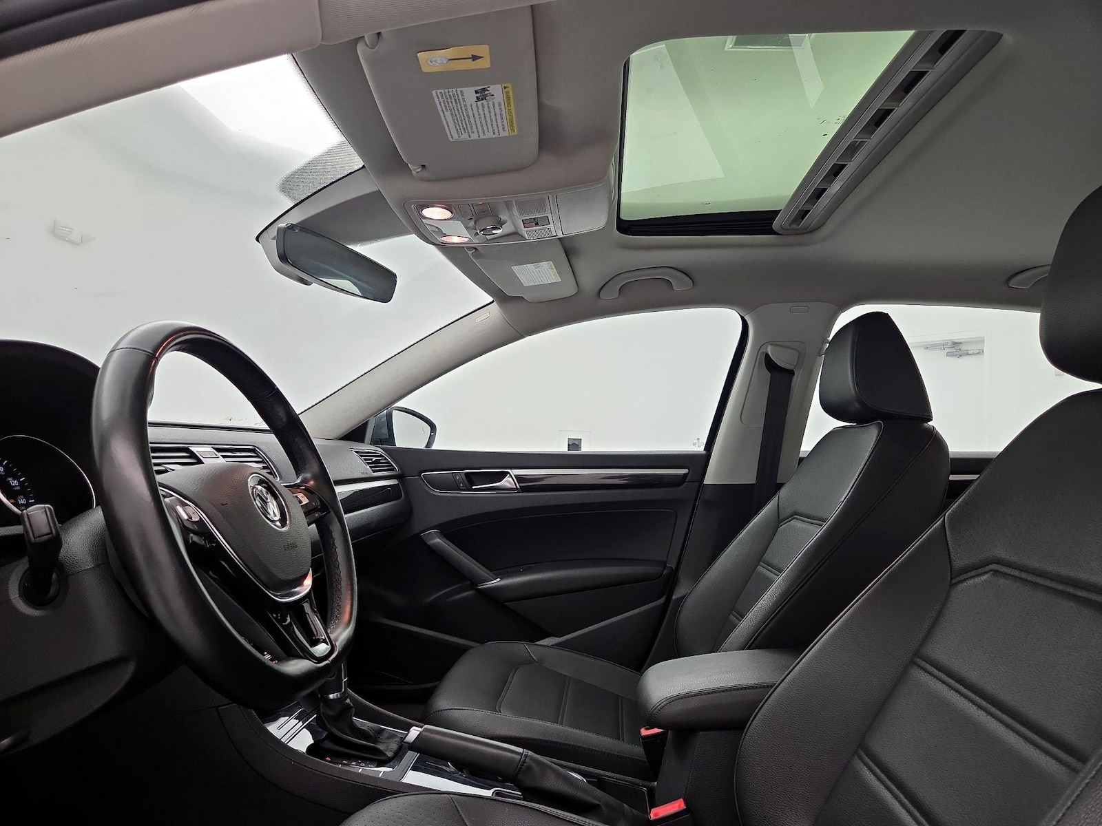 2019 Volkswagen Passat SE R-Line - Photo 20