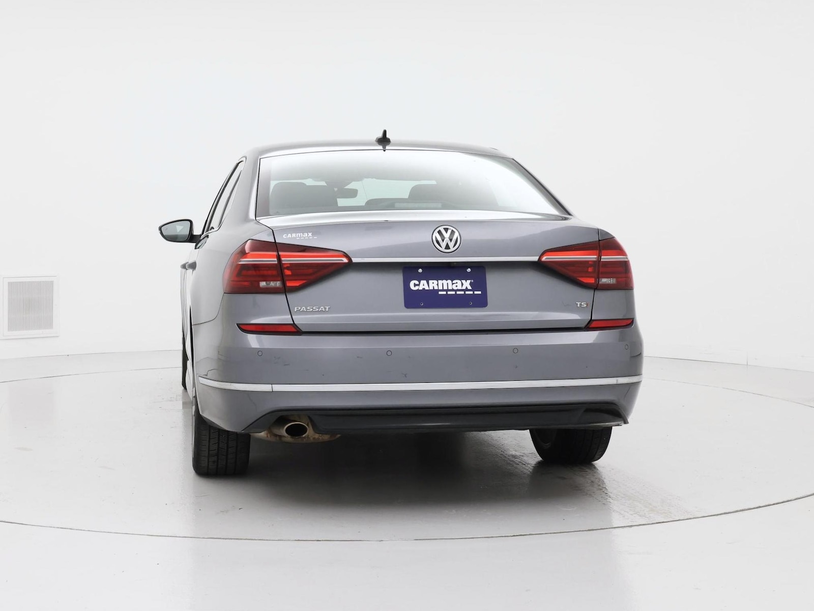 2019 Volkswagen Passat SE R-Line - Photo 7