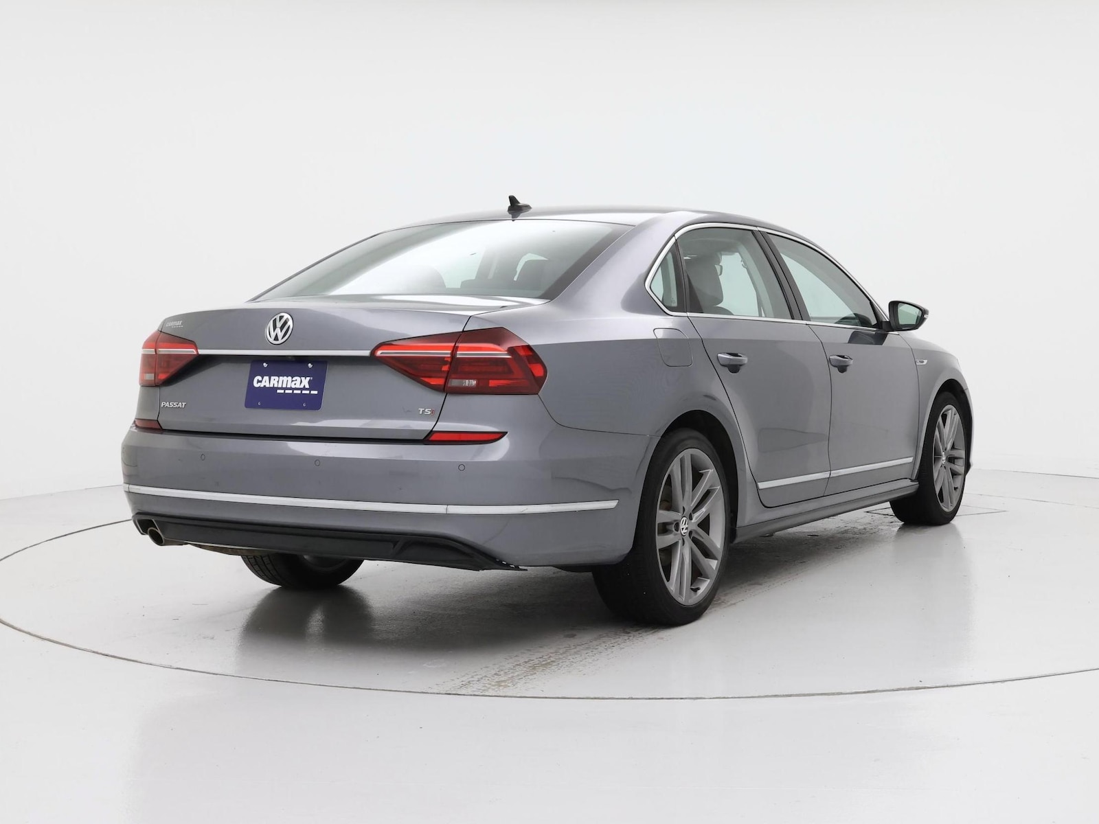 2019 Volkswagen Passat SE R-Line - Photo 9