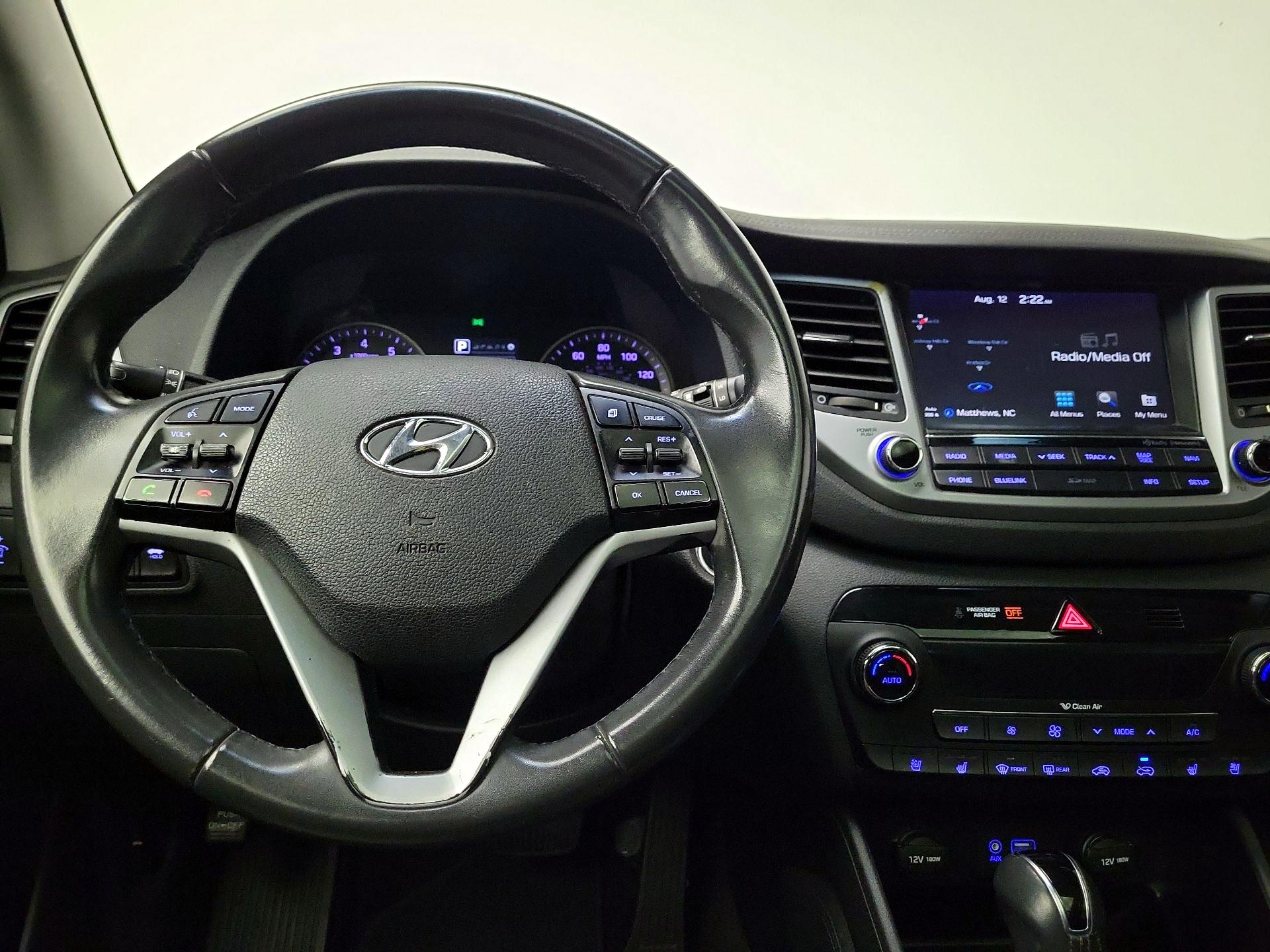 Thumbnail: 2016 Hyundai Tucson - 10