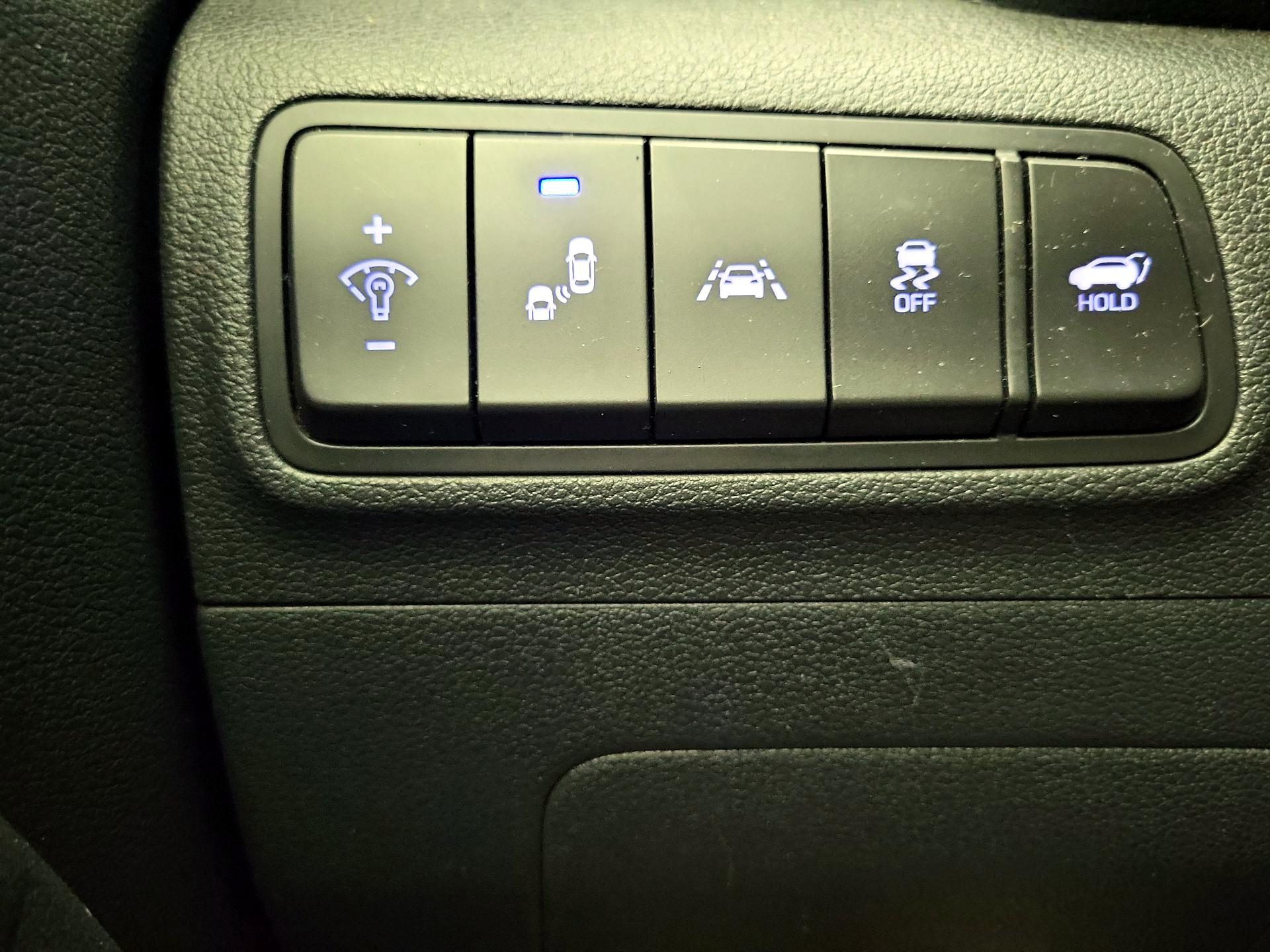 Thumbnail: 2016 Hyundai Tucson - 13
