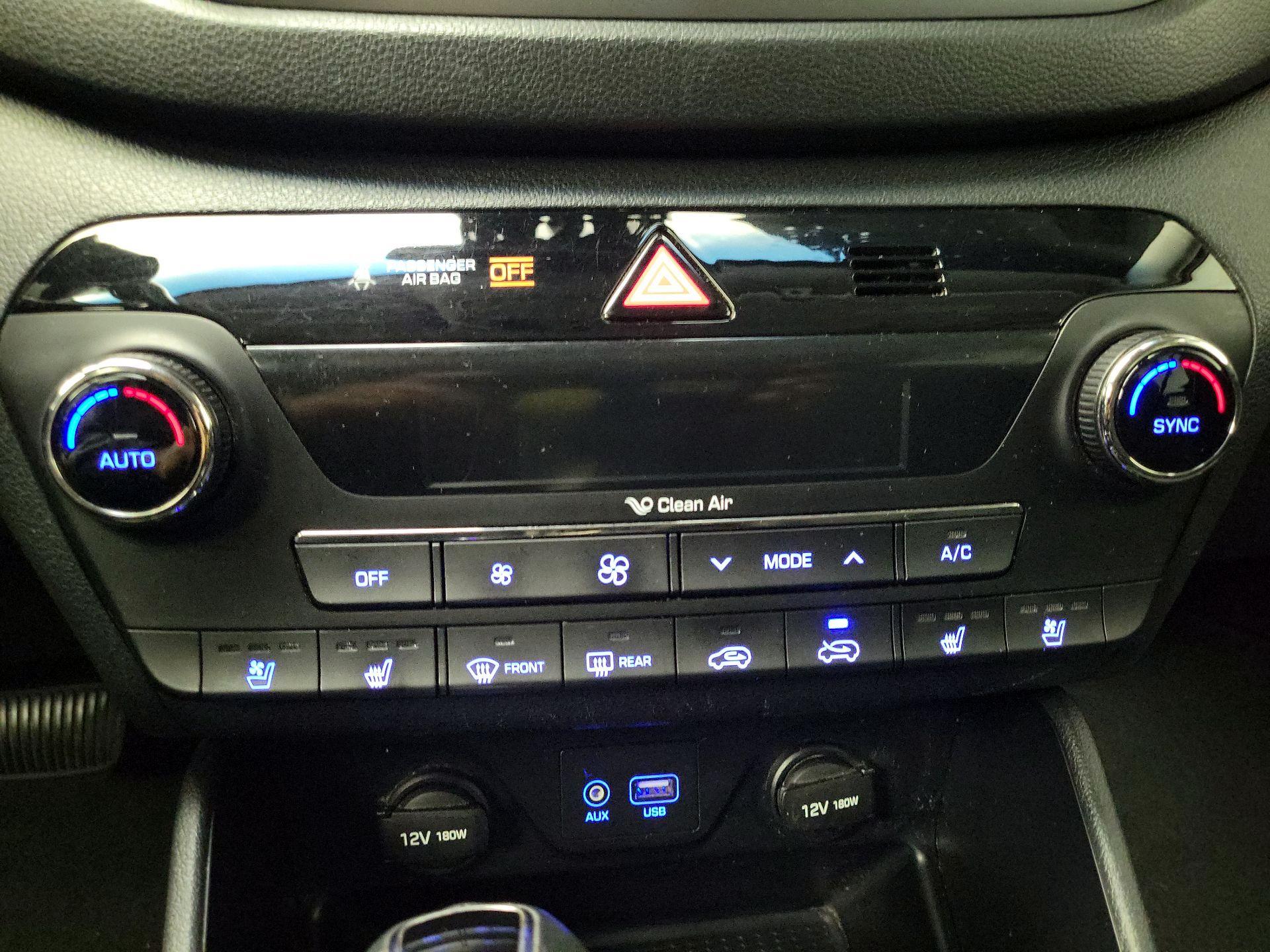 Thumbnail: 2016 Hyundai Tucson - 16