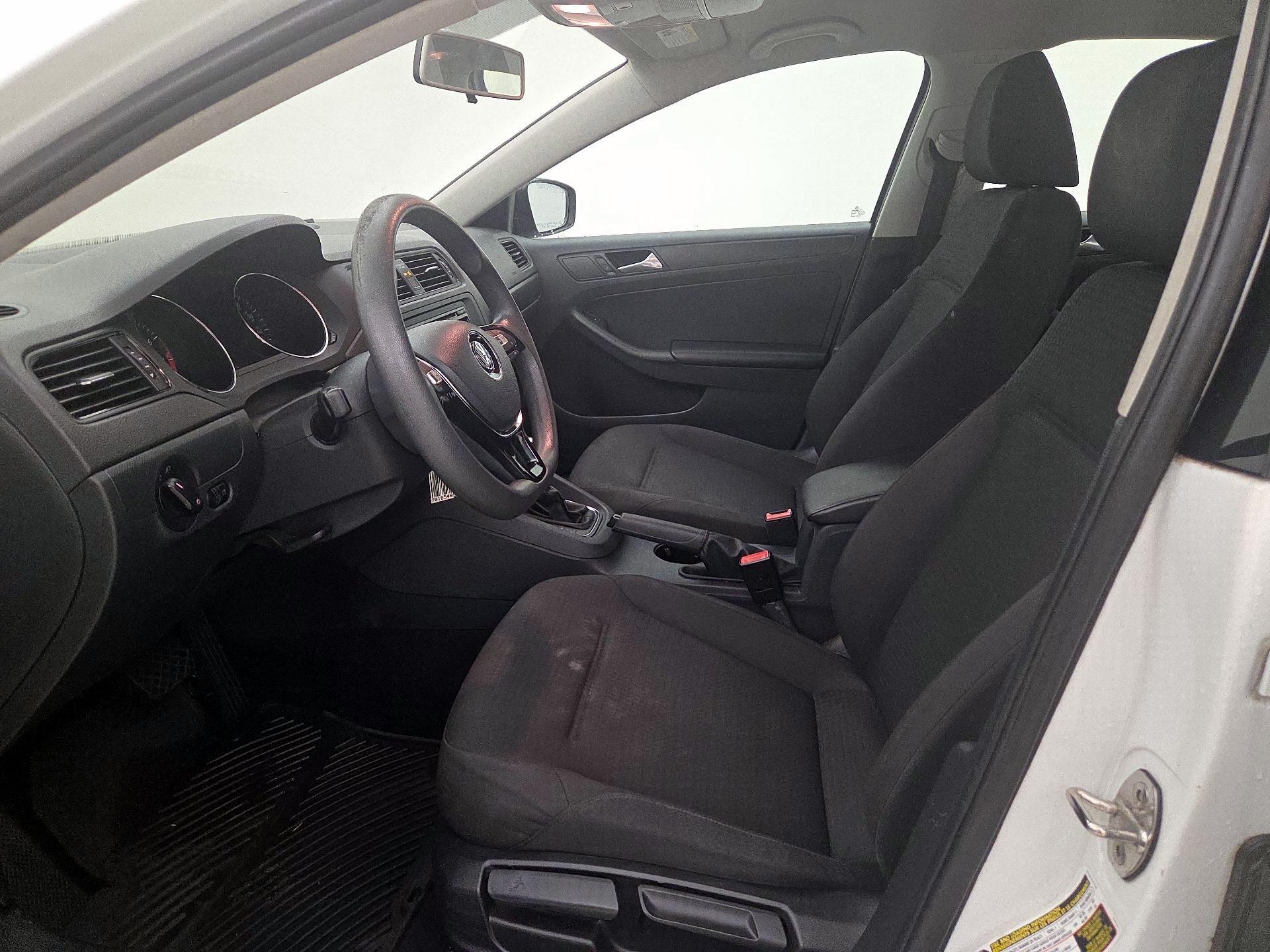 Thumbnail: 2015 Volkswagen Jetta - 11