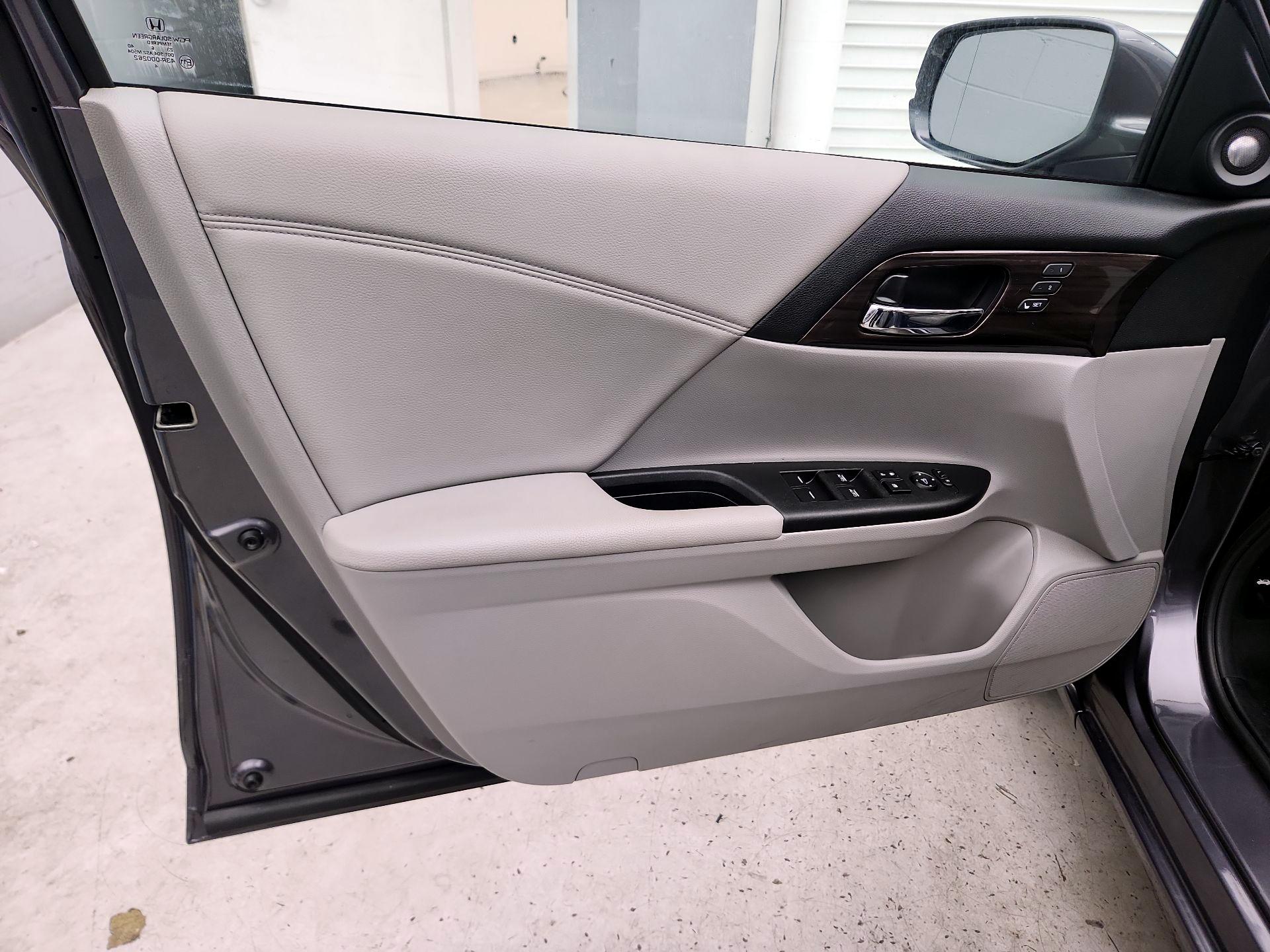 Thumbnail: 2016 Honda Accord - 12