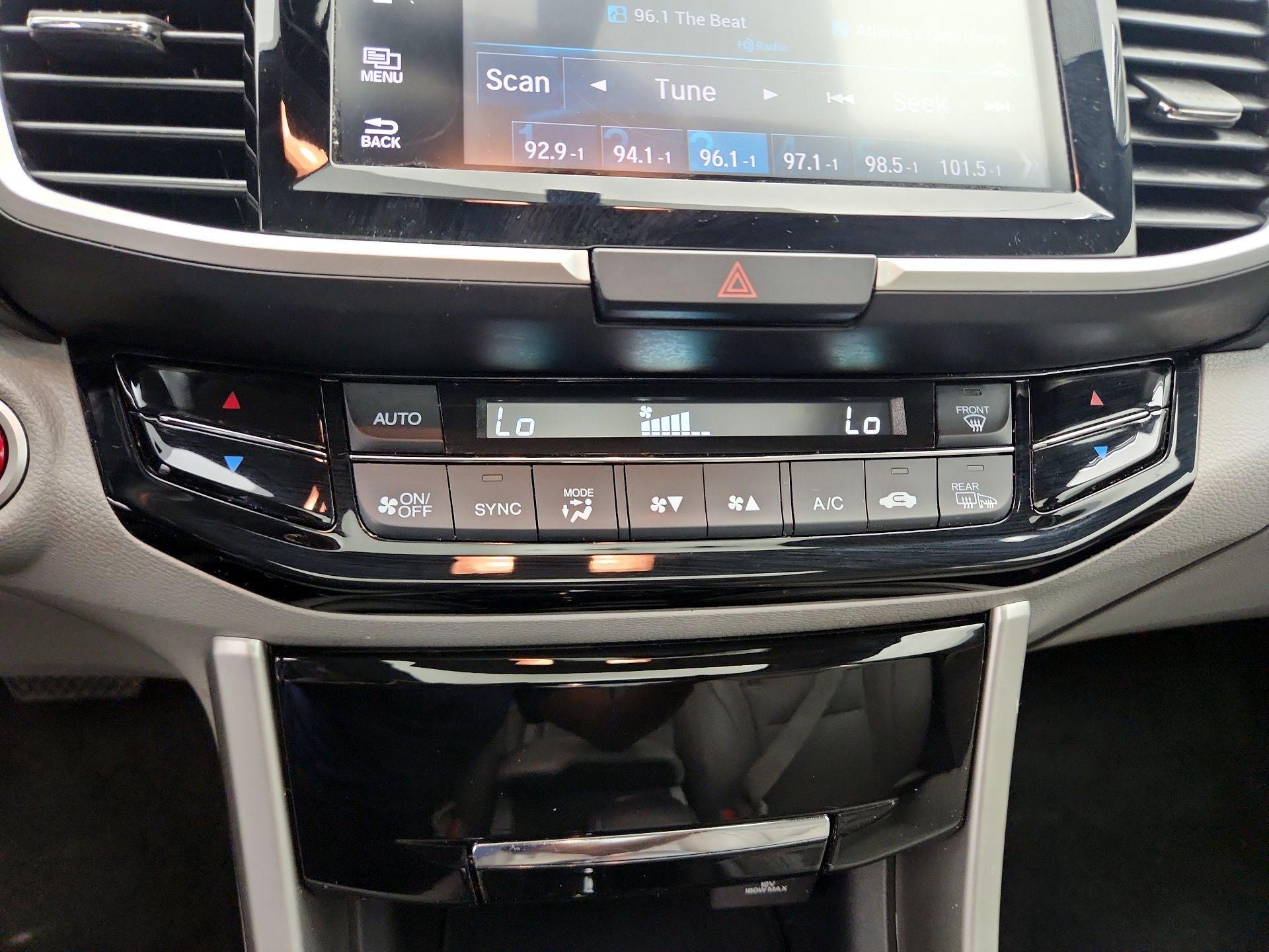 Thumbnail: 2016 Honda Accord - 16
