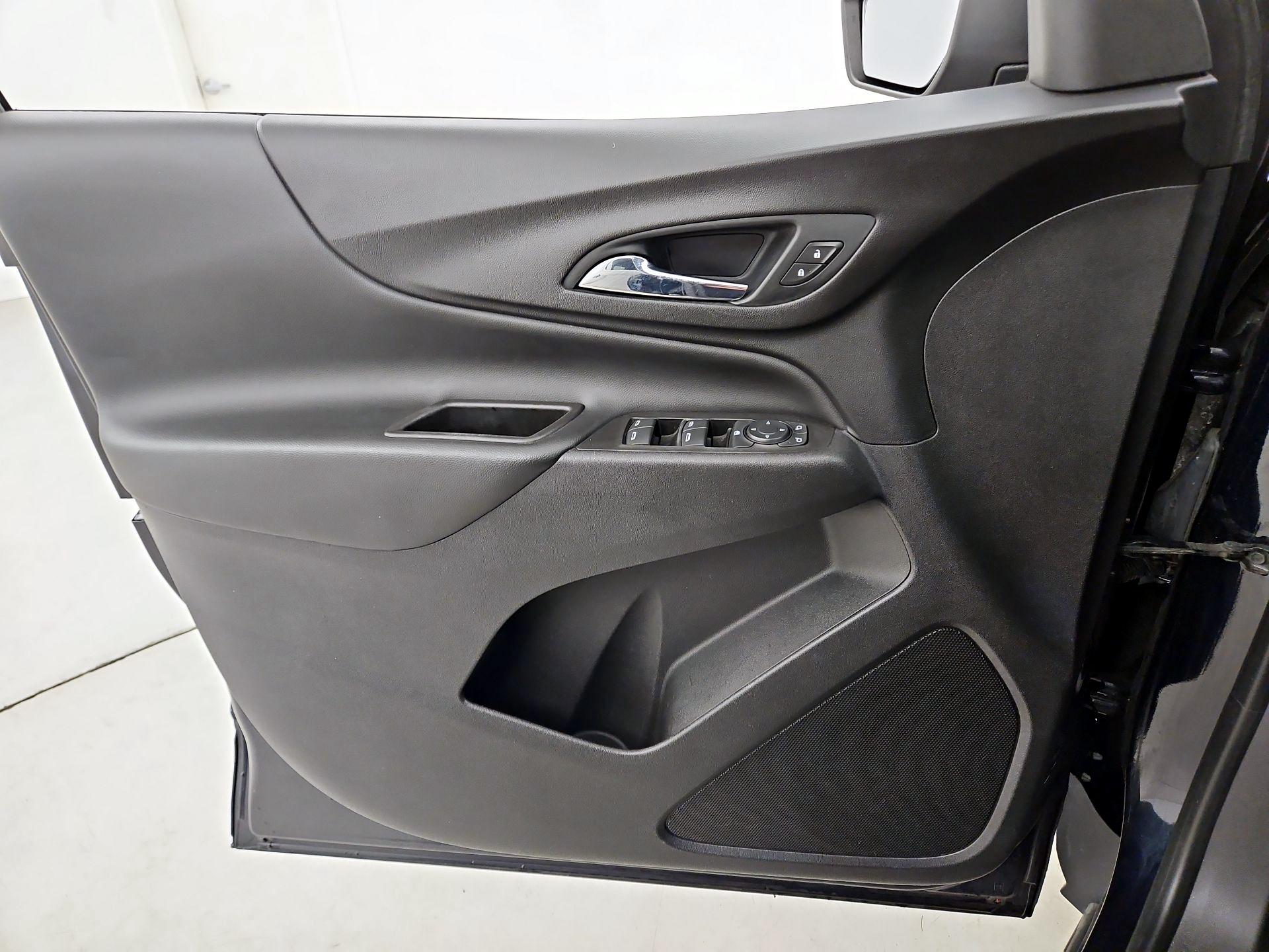 Thumbnail: 2021 Chevrolet Equinox - 12