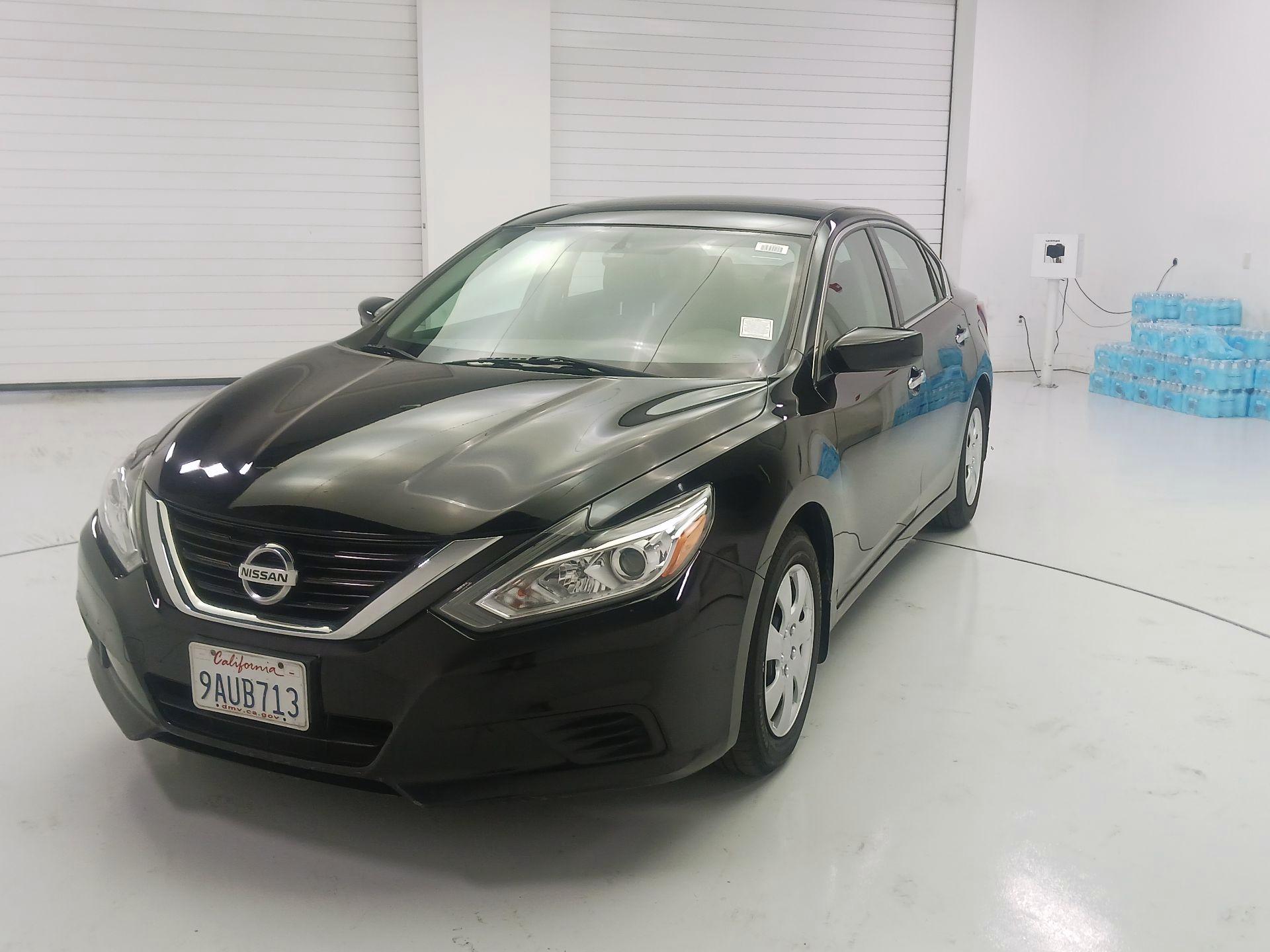 Thumbnail: 2017 Nissan Altima - 3