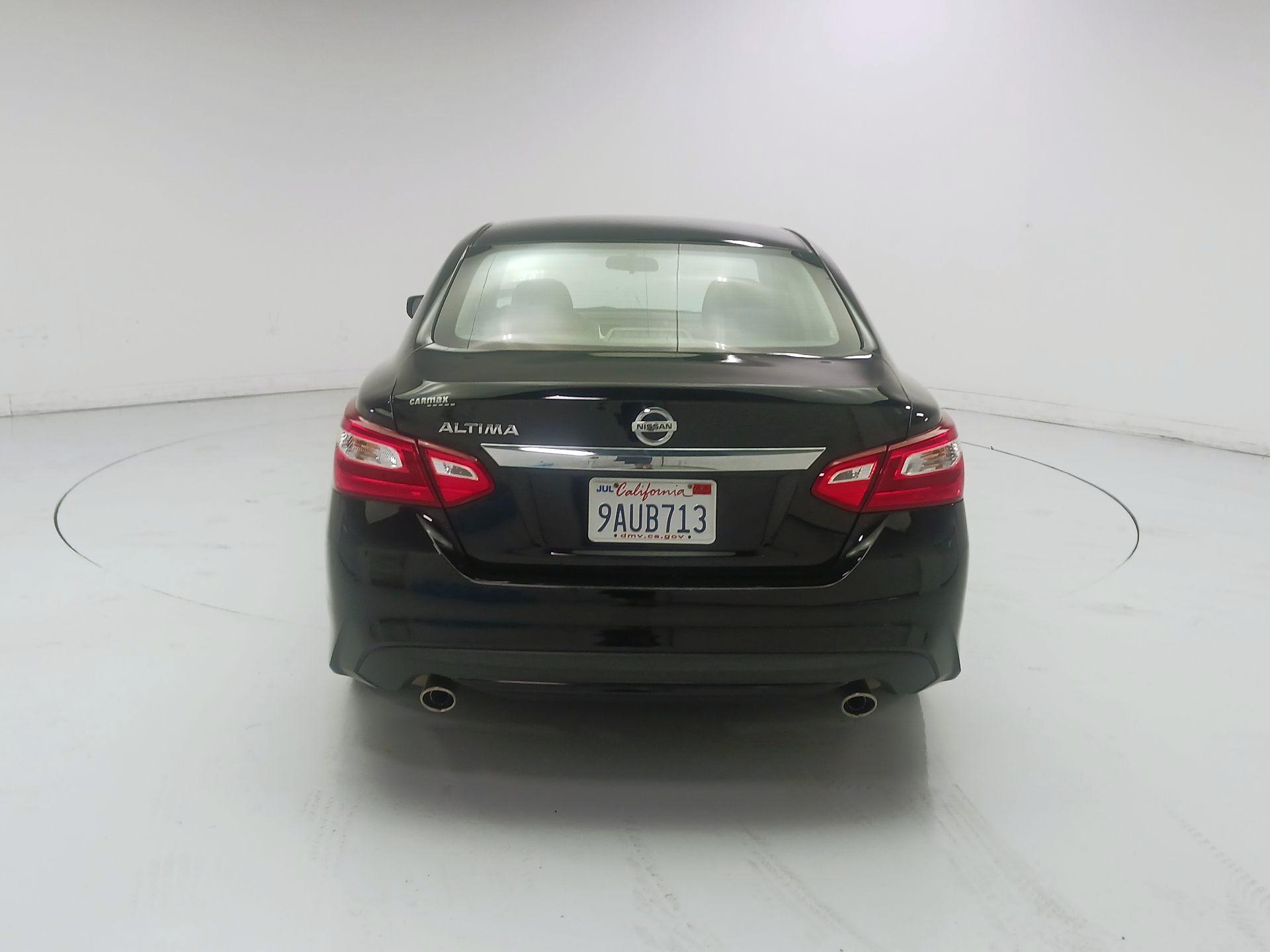 Thumbnail: 2017 Nissan Altima - 6