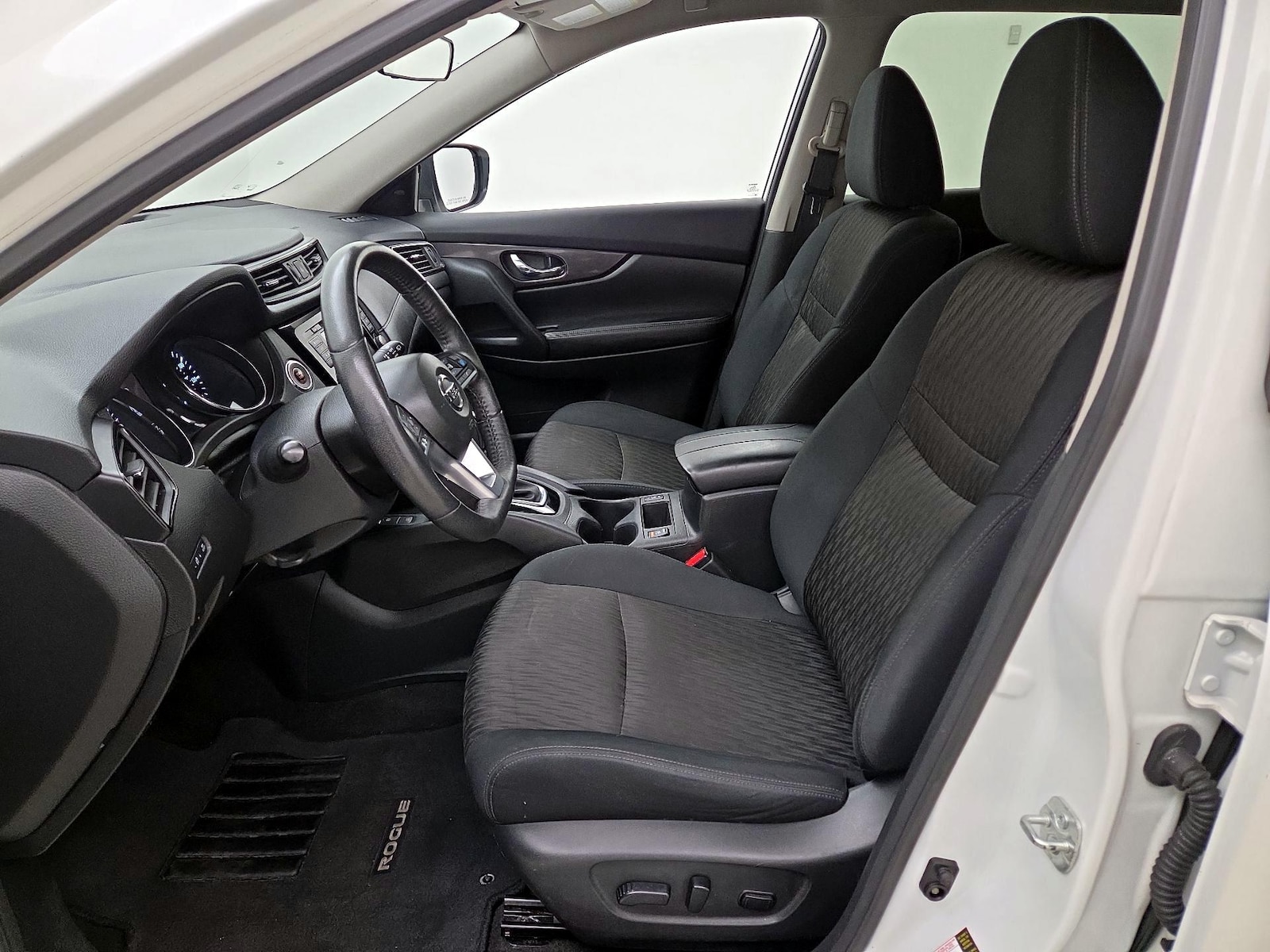 2019 Nissan Rogue SV - Photo 12