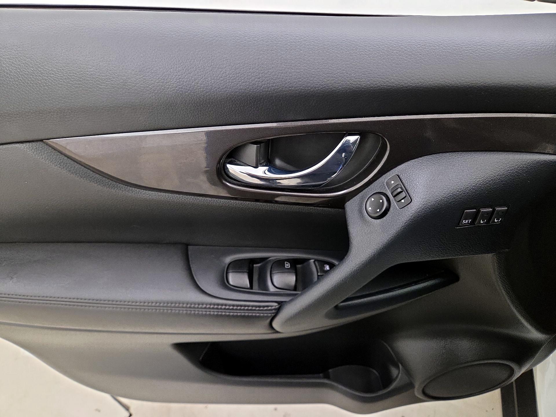 Thumbnail: 2019 Nissan Rogue - 12