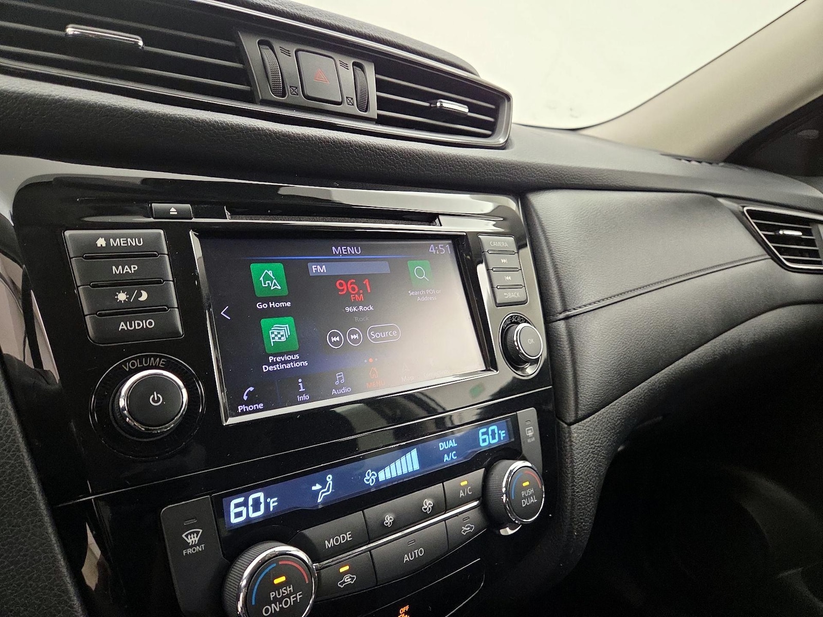 2019 Nissan Rogue SV - Photo 16