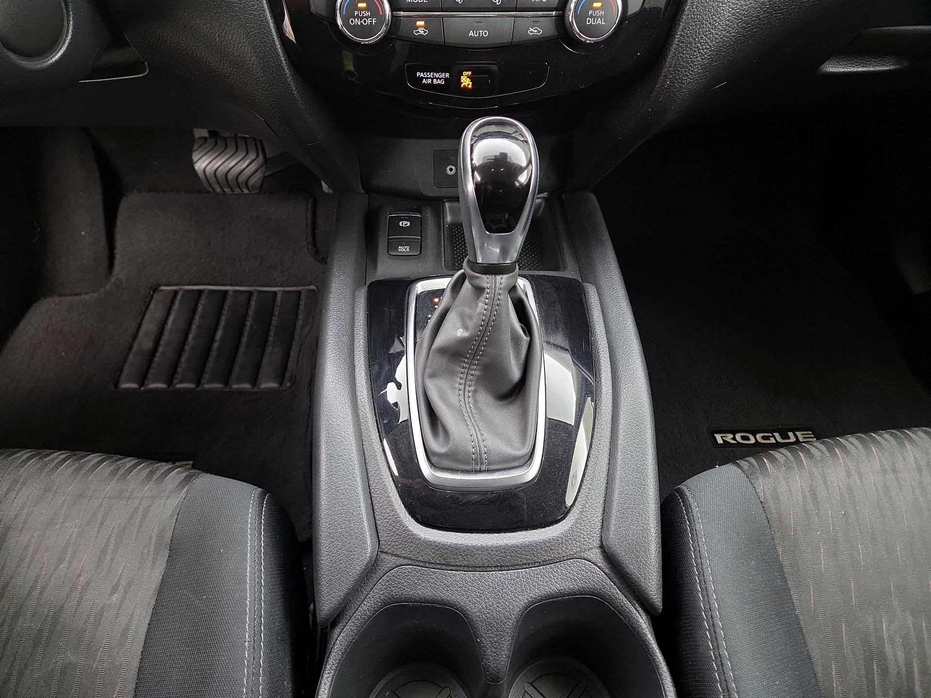 Thumbnail: 2019 Nissan Rogue - 17