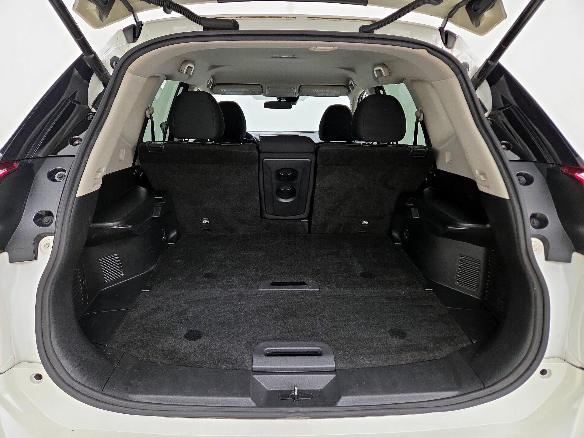 Thumbnail: 2019 Nissan Rogue - 20