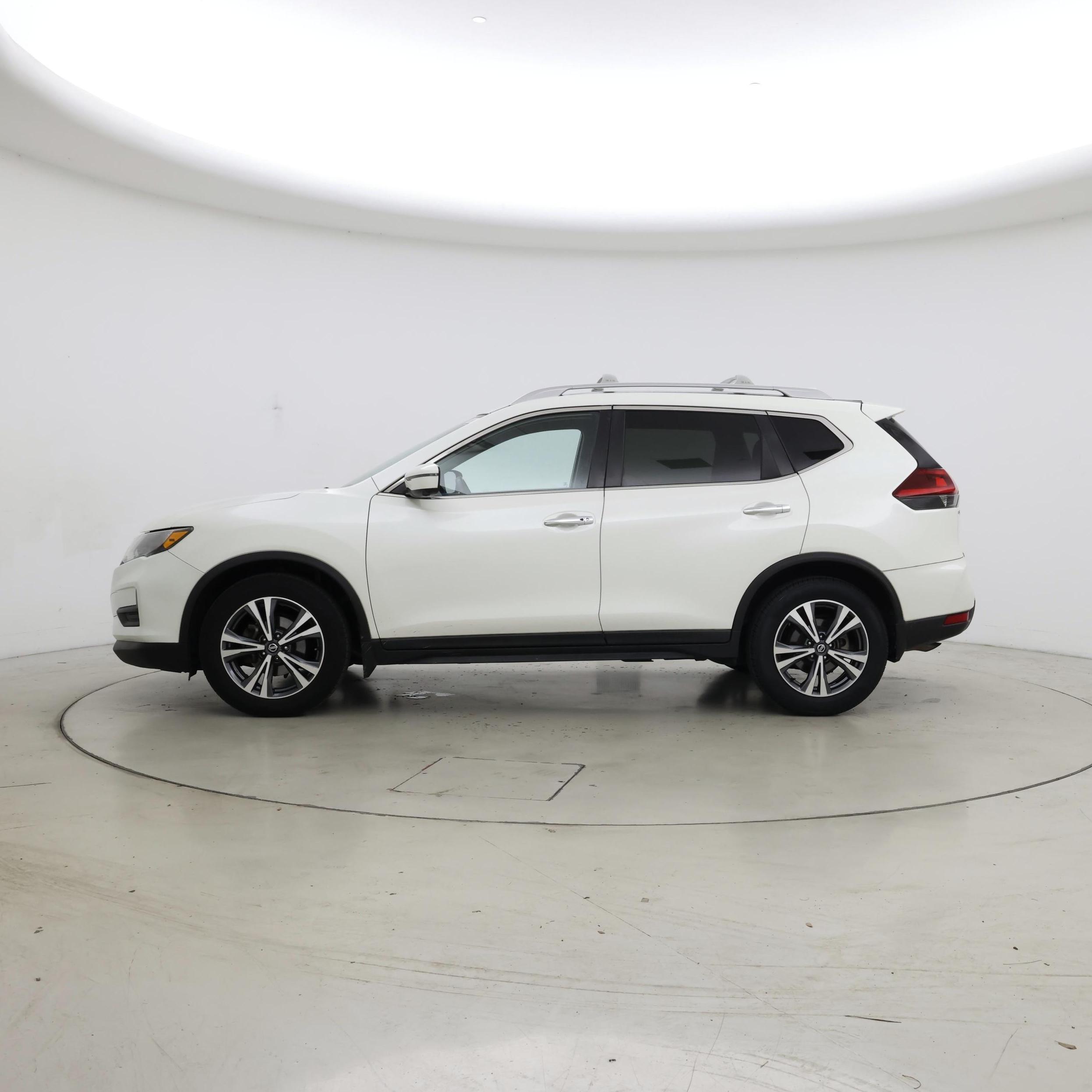 Thumbnail: 2019 Nissan Rogue - 3
