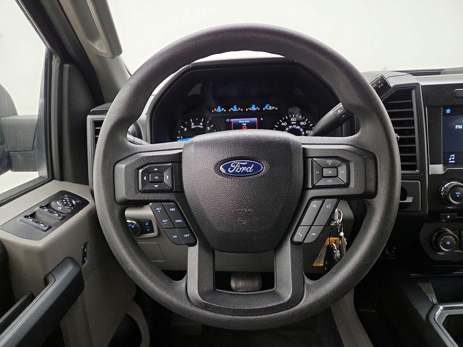 2017 Ford F-150 XL - Photo 11