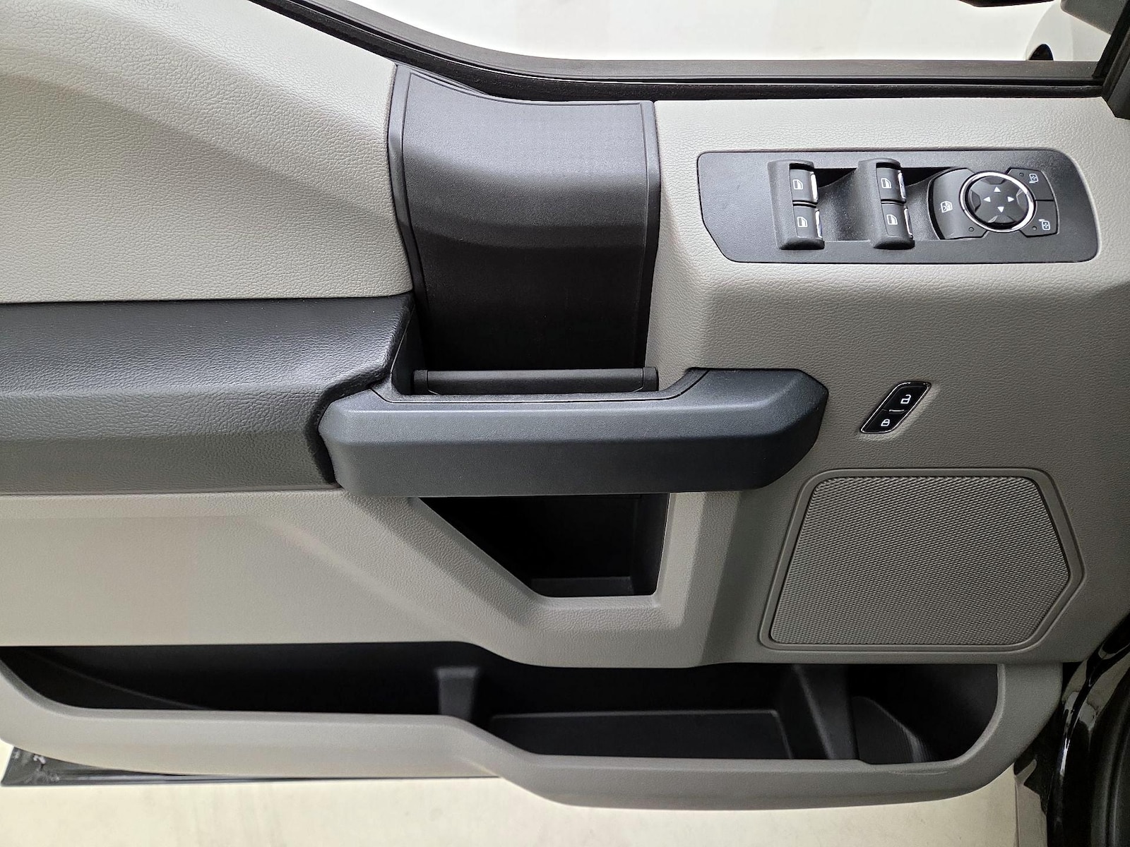 2017 Ford F-150 XL - Photo 13