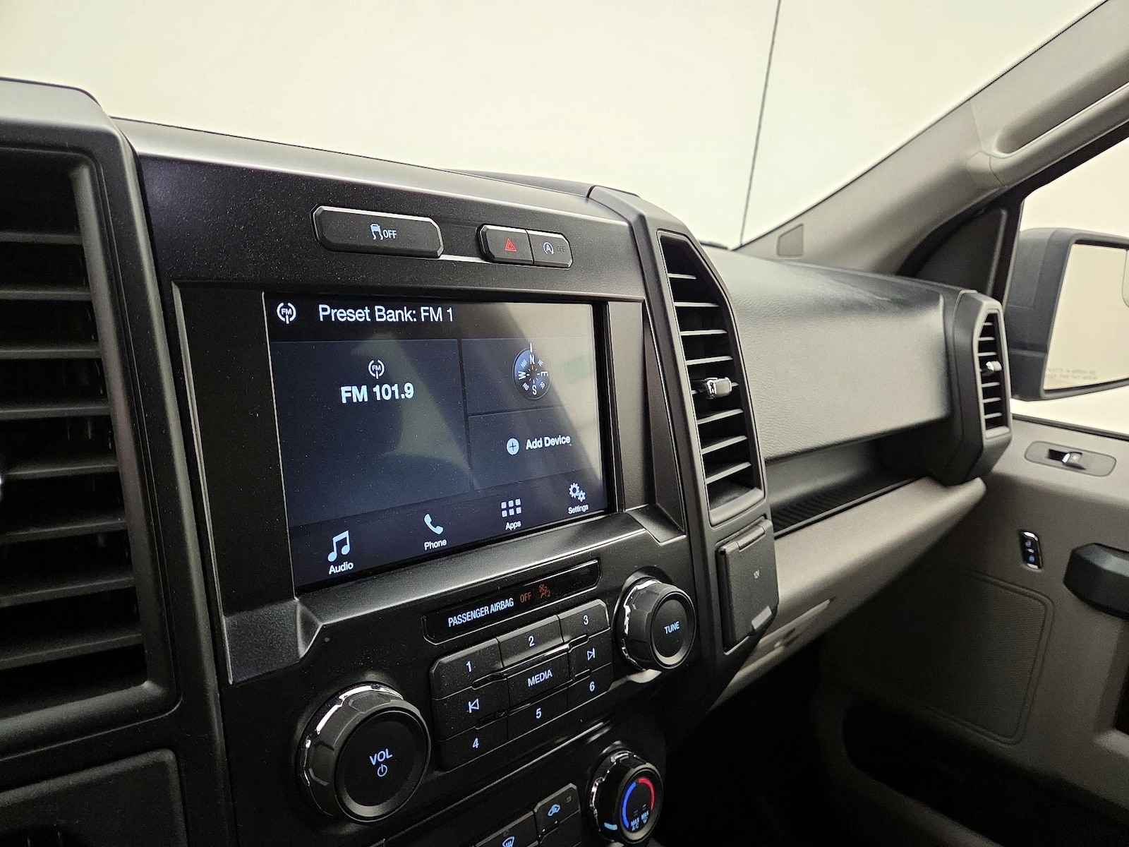 2017 Ford F-150 XL - Photo 15