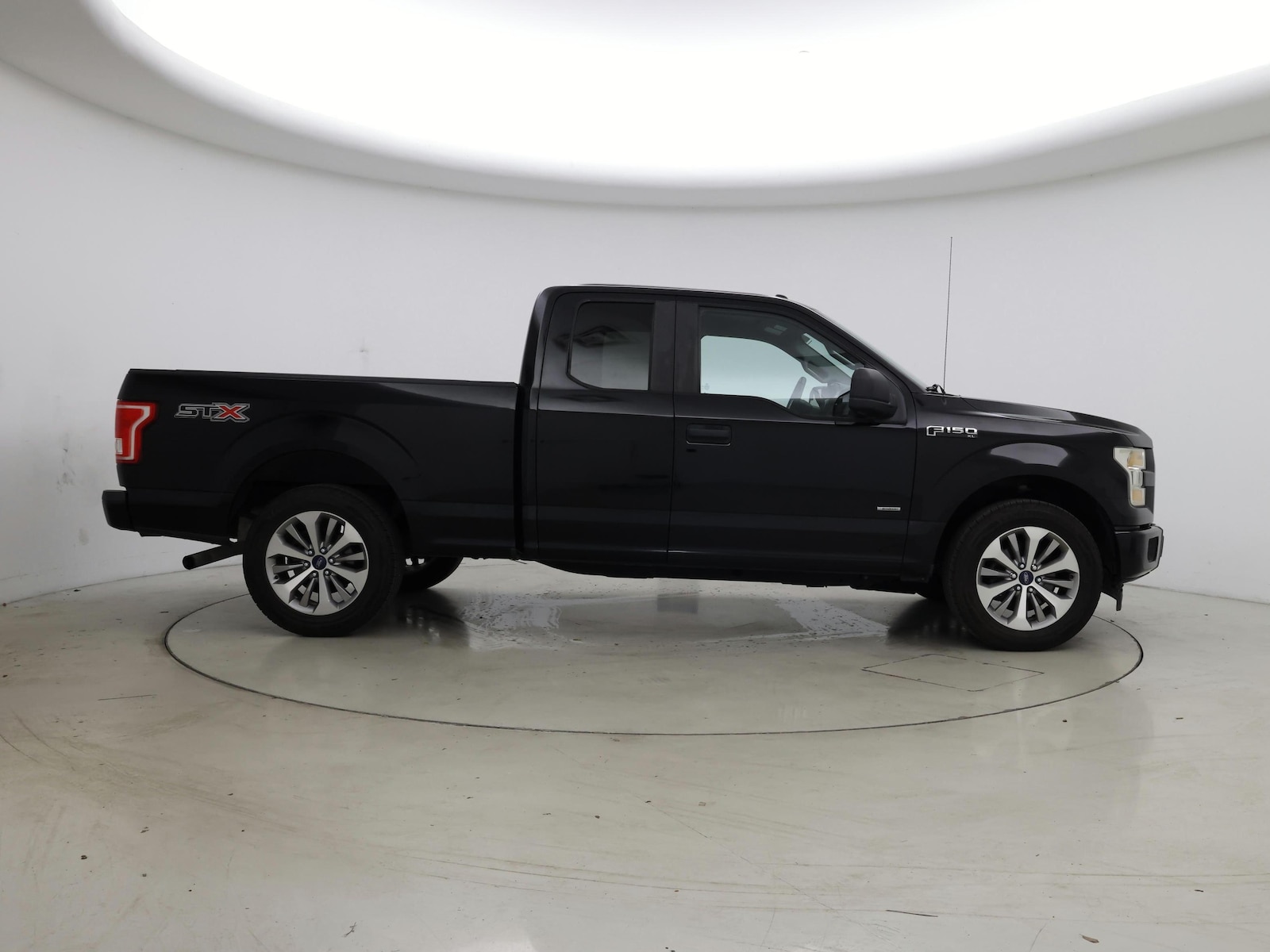 2017 Ford F-150 XL - Photo 8