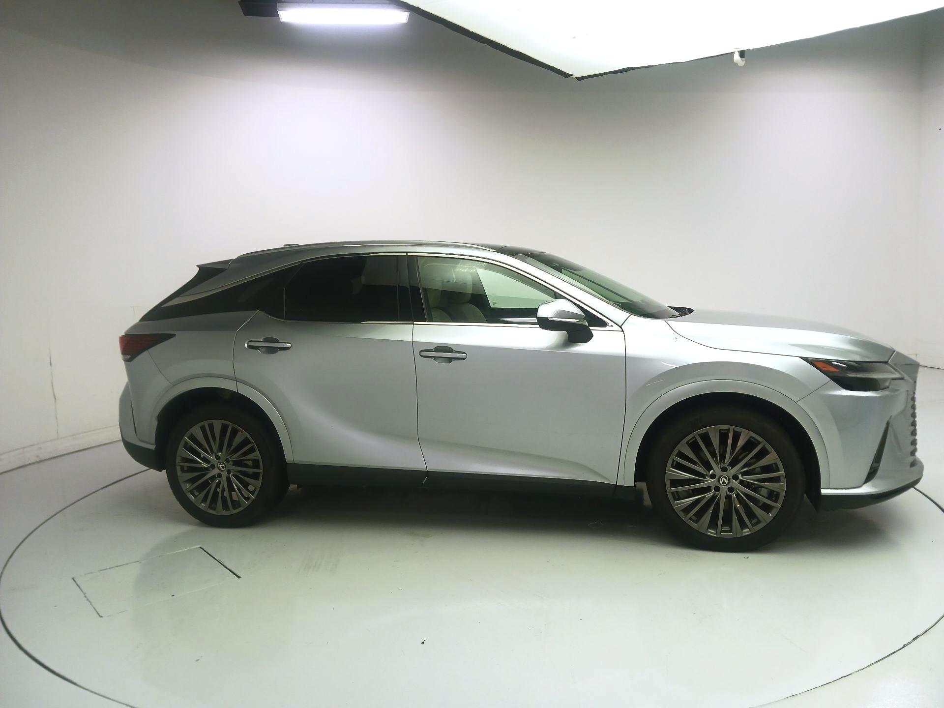 Thumbnail: 2023 Lexus RX - 4